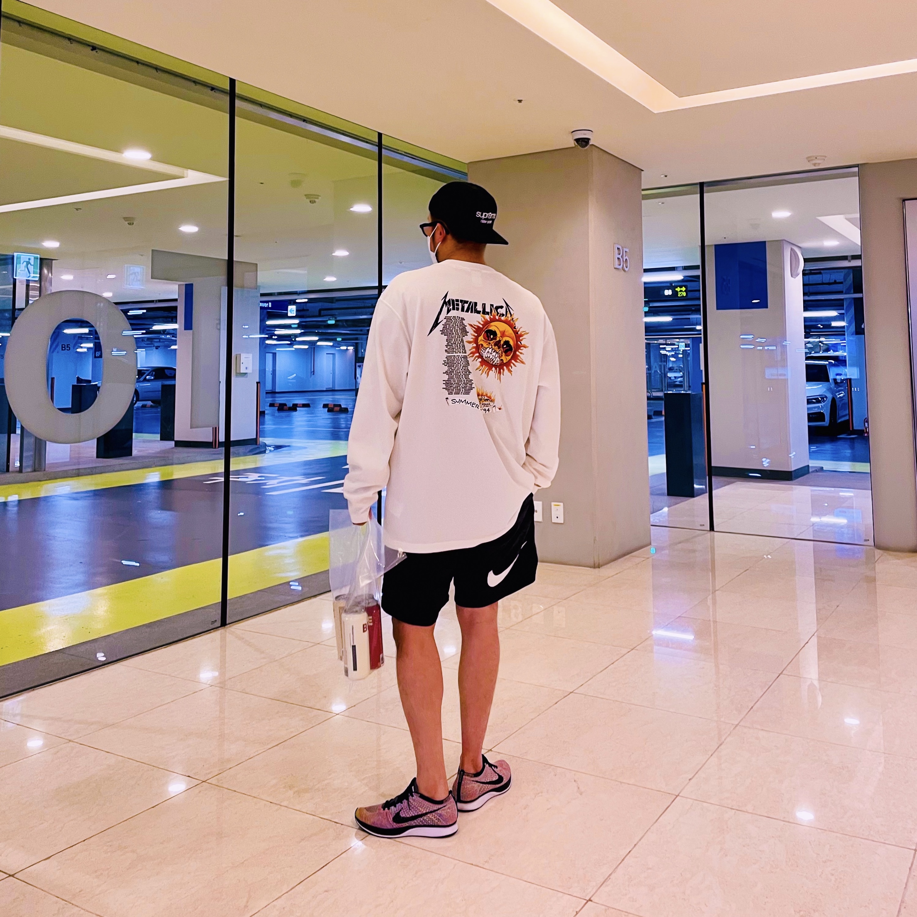 Supreme Classic Logo Air Mesh 6-Panel Black - 22SS, Nike x Stussy Water Shorts Off Noir 착용 스타일