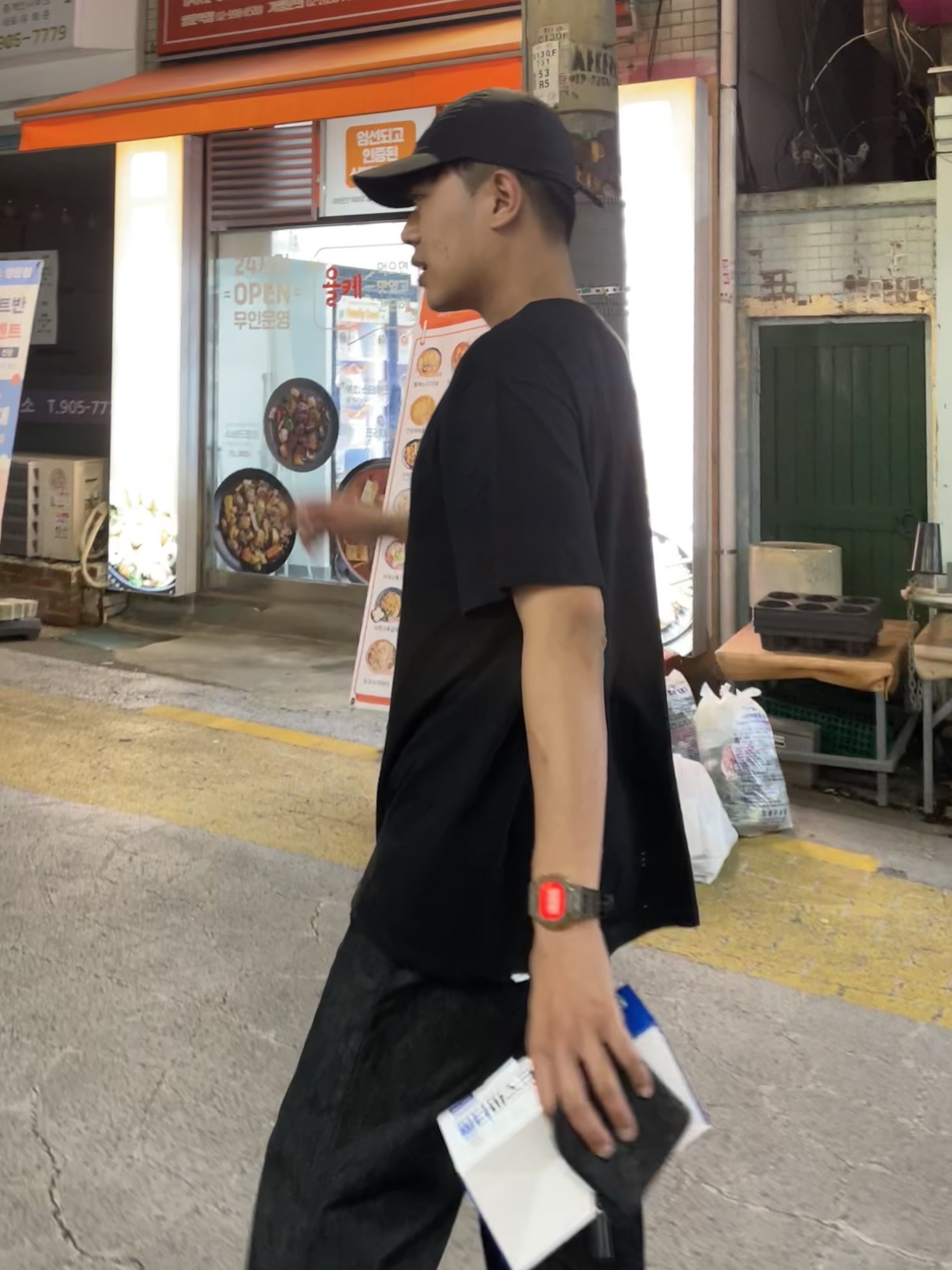 Hoka Bondi 7 Black 착용 스타일 - 3