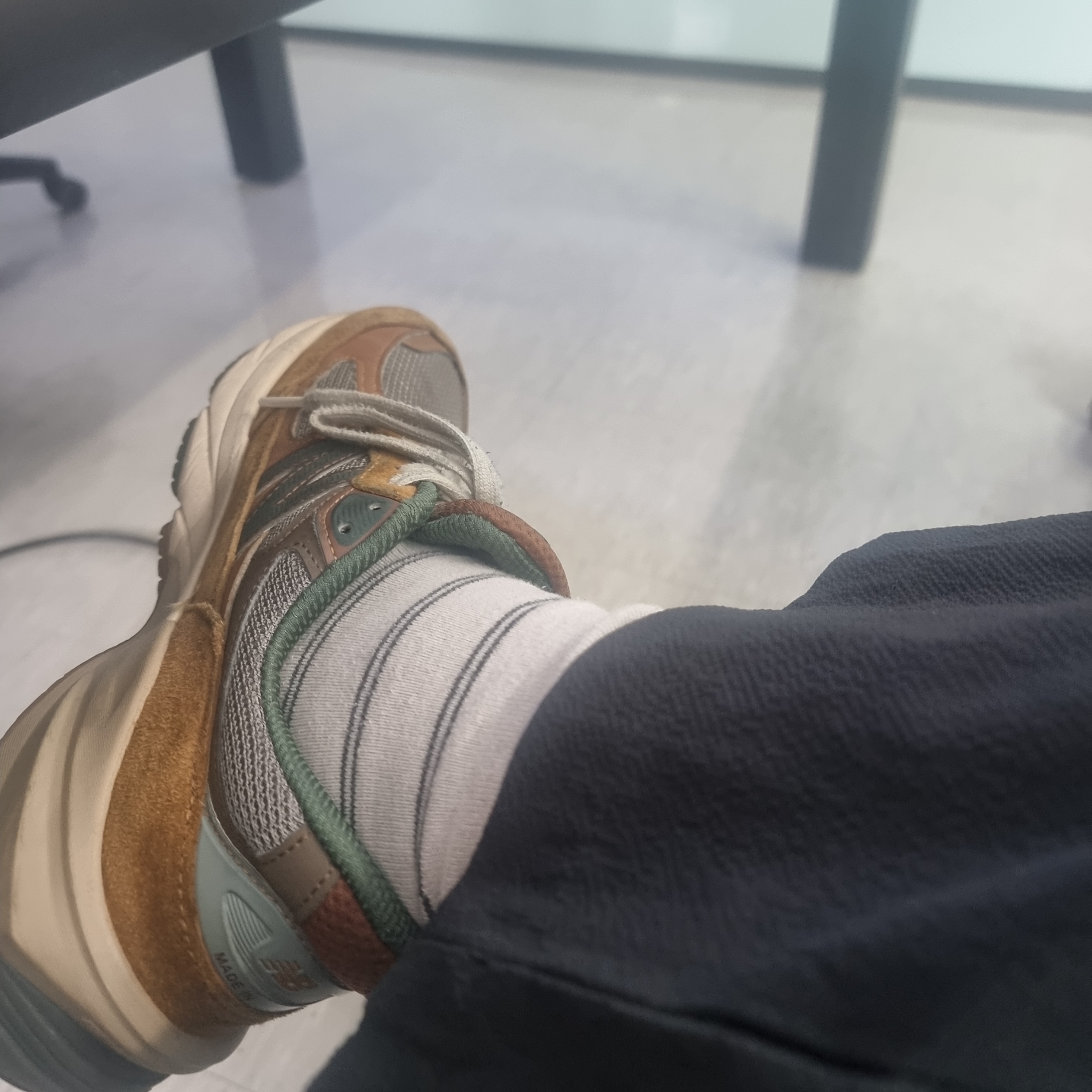 New Balance x Carhartt WIP 990v6 Made in USA Hamilton Brown Military Green 착용 스타일