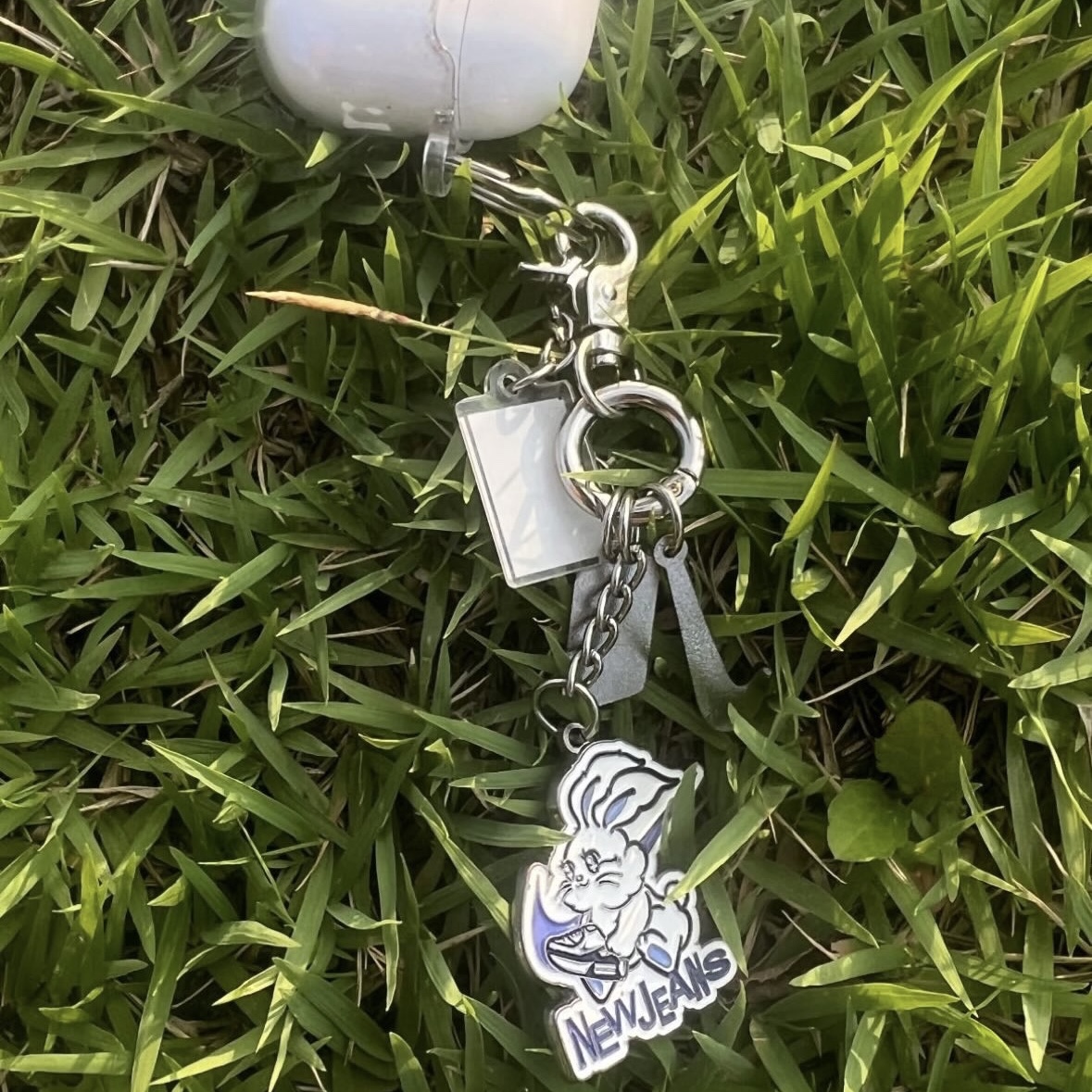 Nike x Newjeans Nike Gangnam Opening Anniversary Keyring Multicolor 착용 스타일