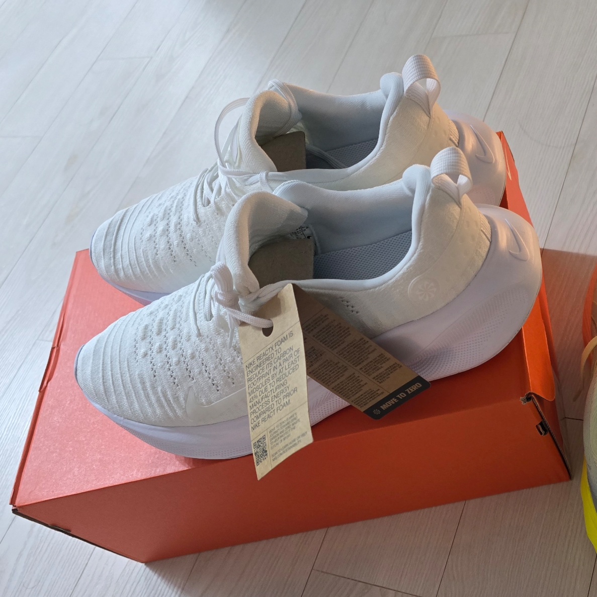 Nike ReactX Infinity Run 4 White 착용 스타일