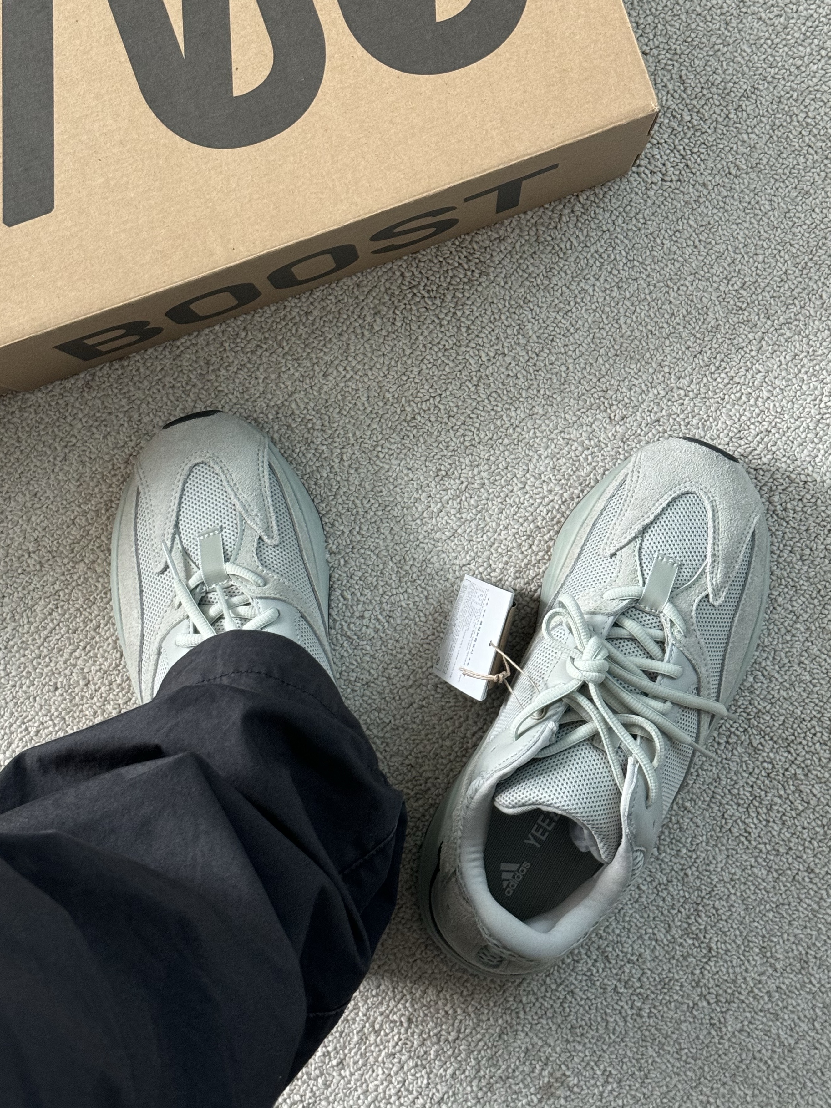 Adidas Yeezy Boost 700 Salt 2023 착용 스타일