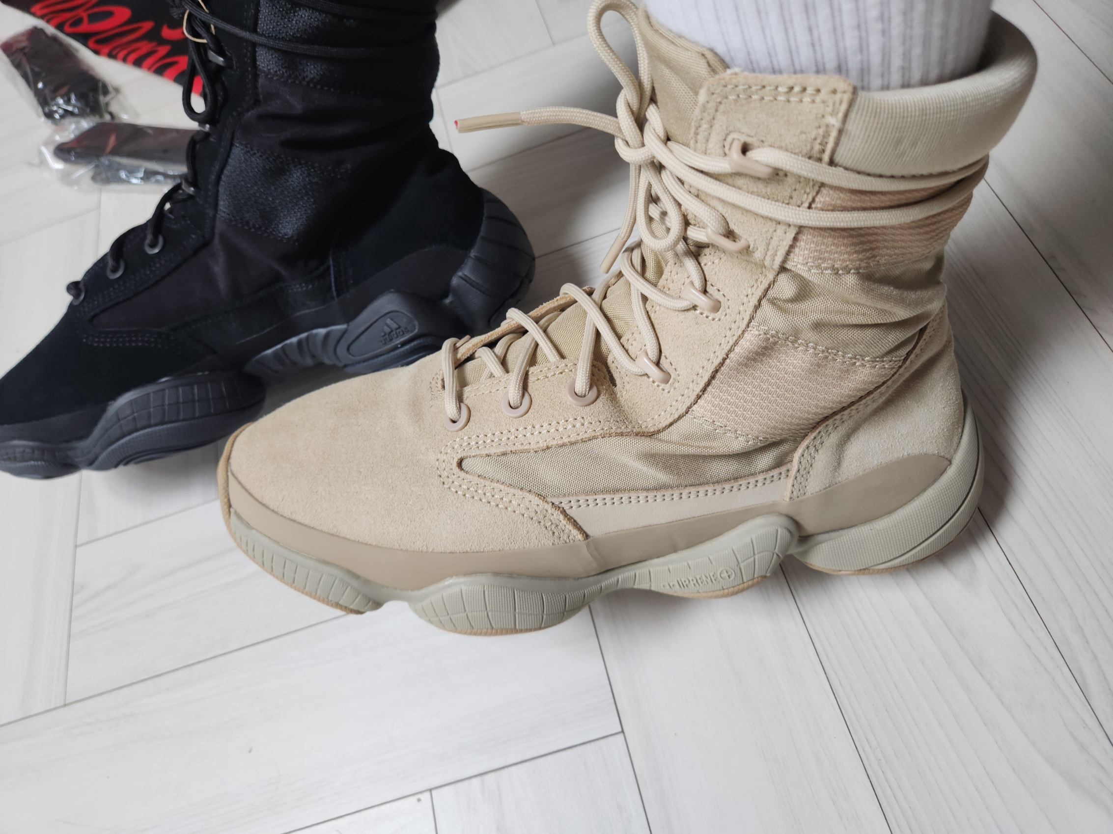 Adidas Yeezy 500 High Tactical Utility Sand 착용 스타일 - 9