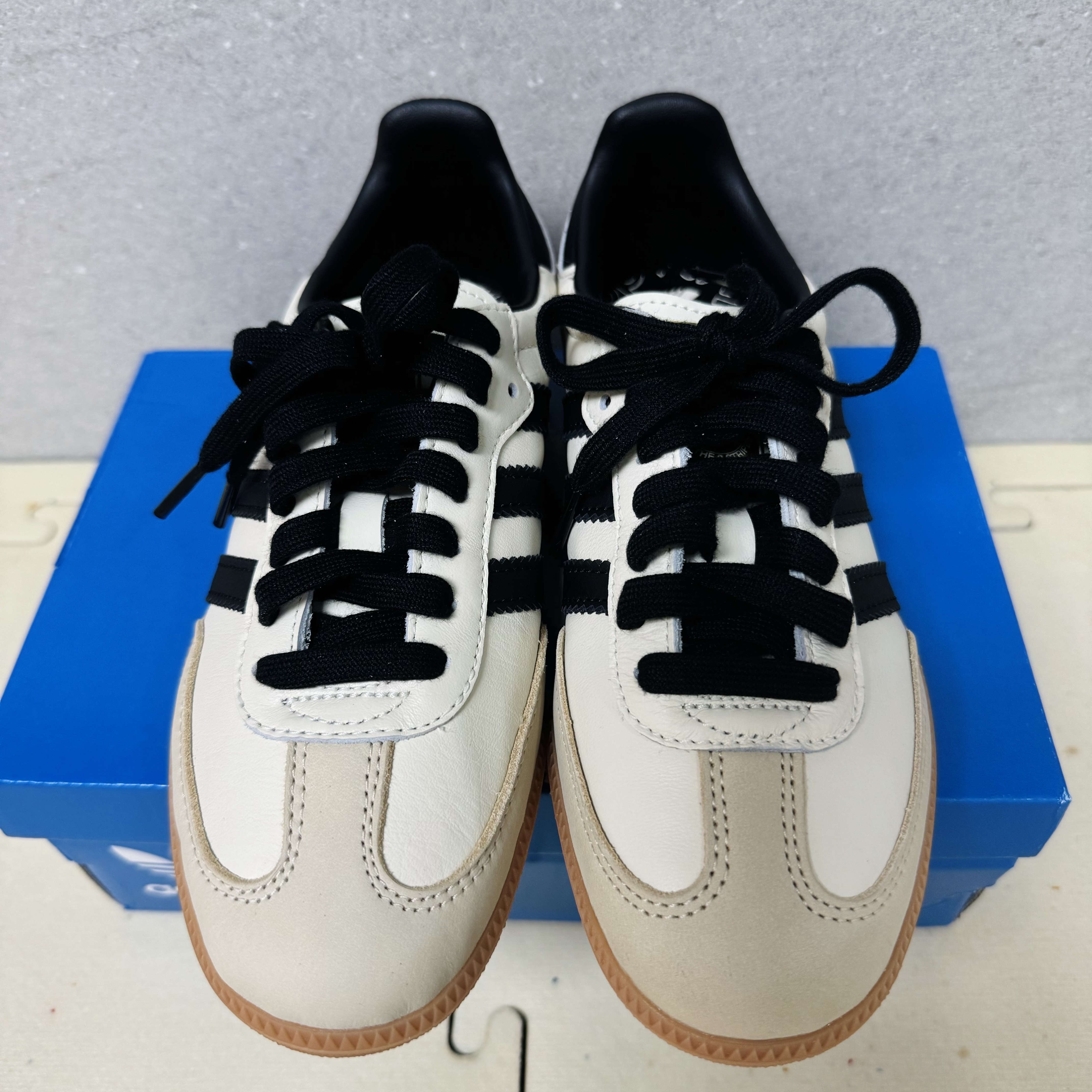 (W) Adidas Samba OG Cream White Core Black 착용 스타일 - 3