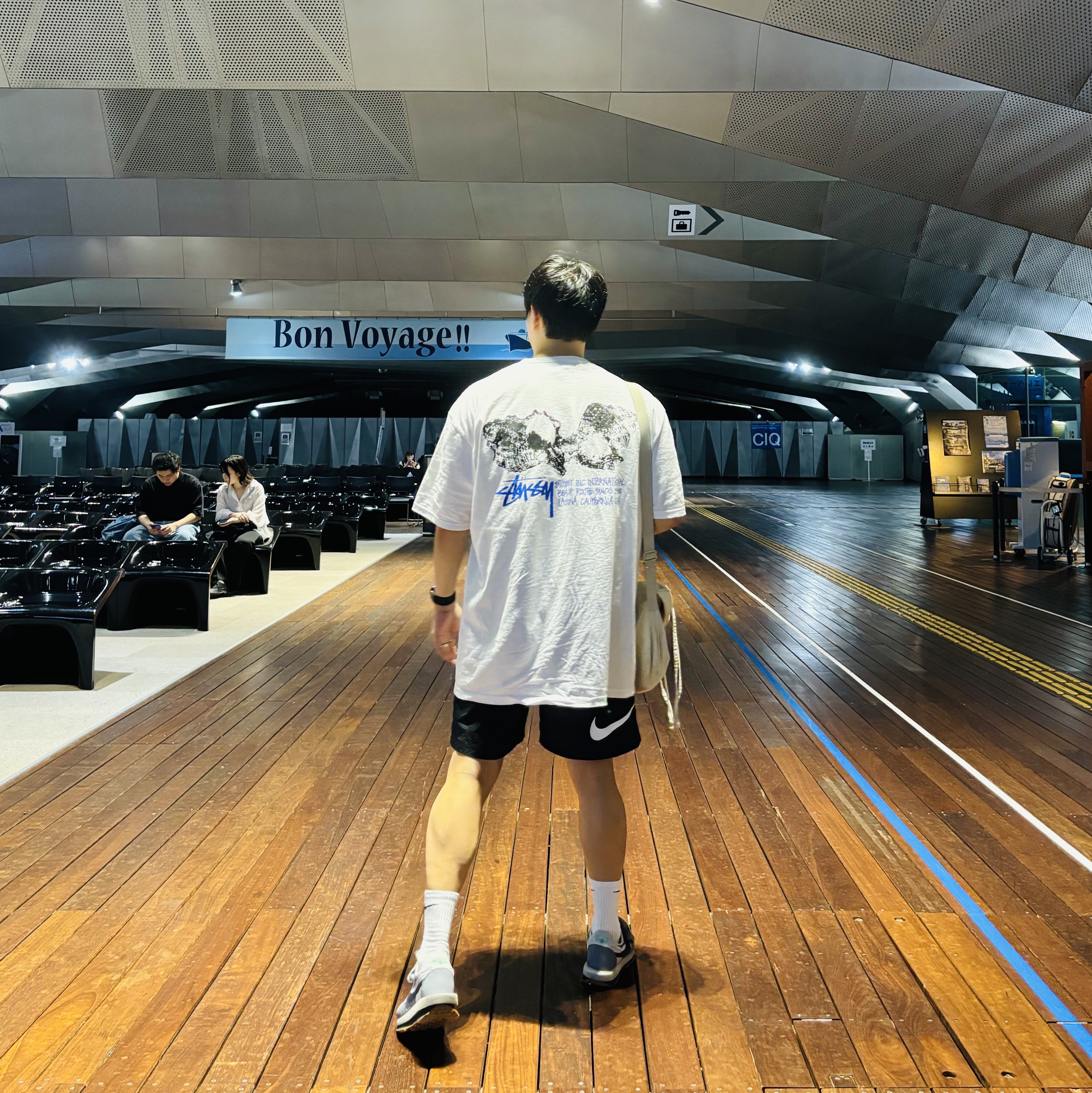 Stussy Shells T-Shirt White, Nike x Stussy Shorts Black (FJ9167-010) 착용 스타일 - 1