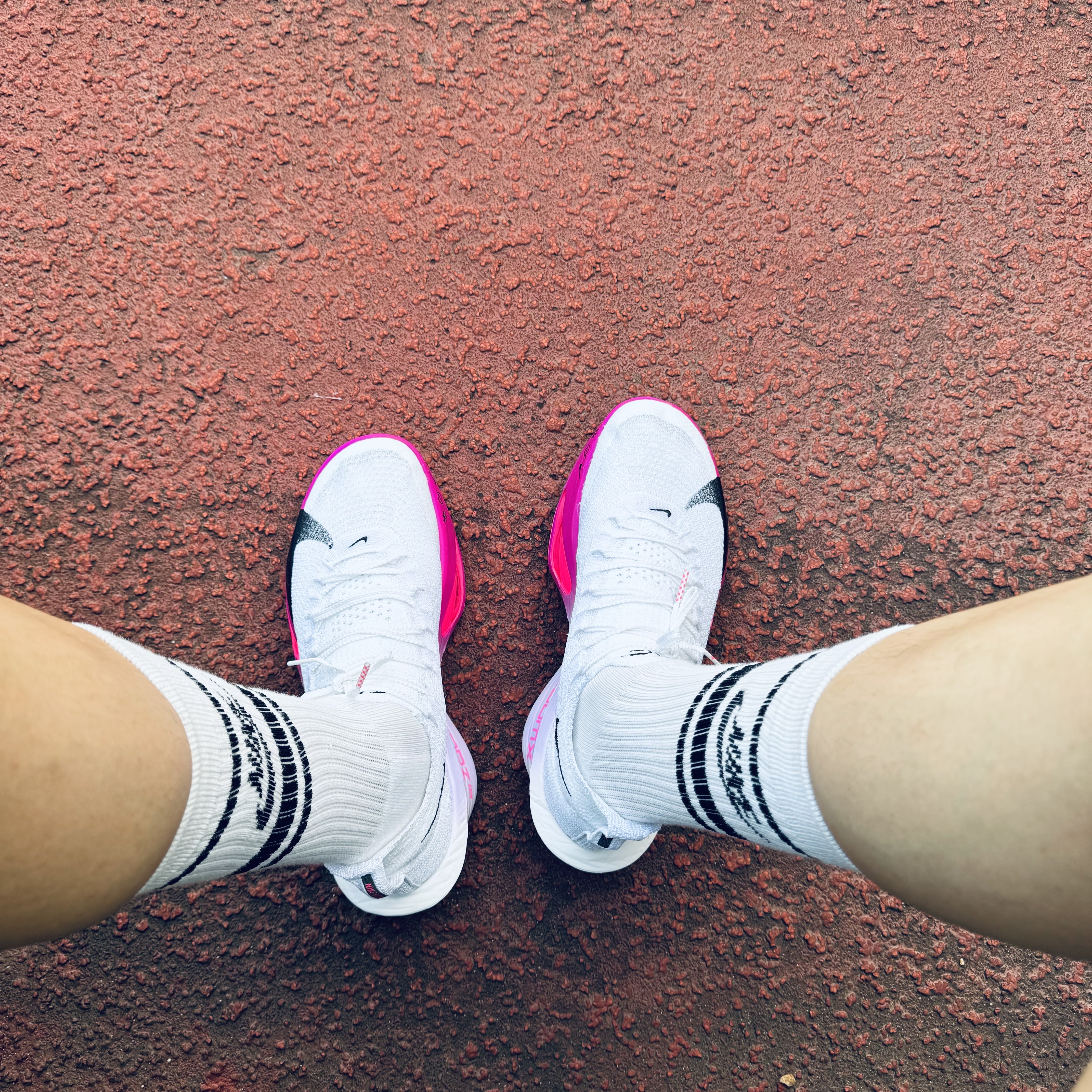 Nike Air Zoom Alphafly Next% 3 Hyper Pink 착용 스타일 - 2