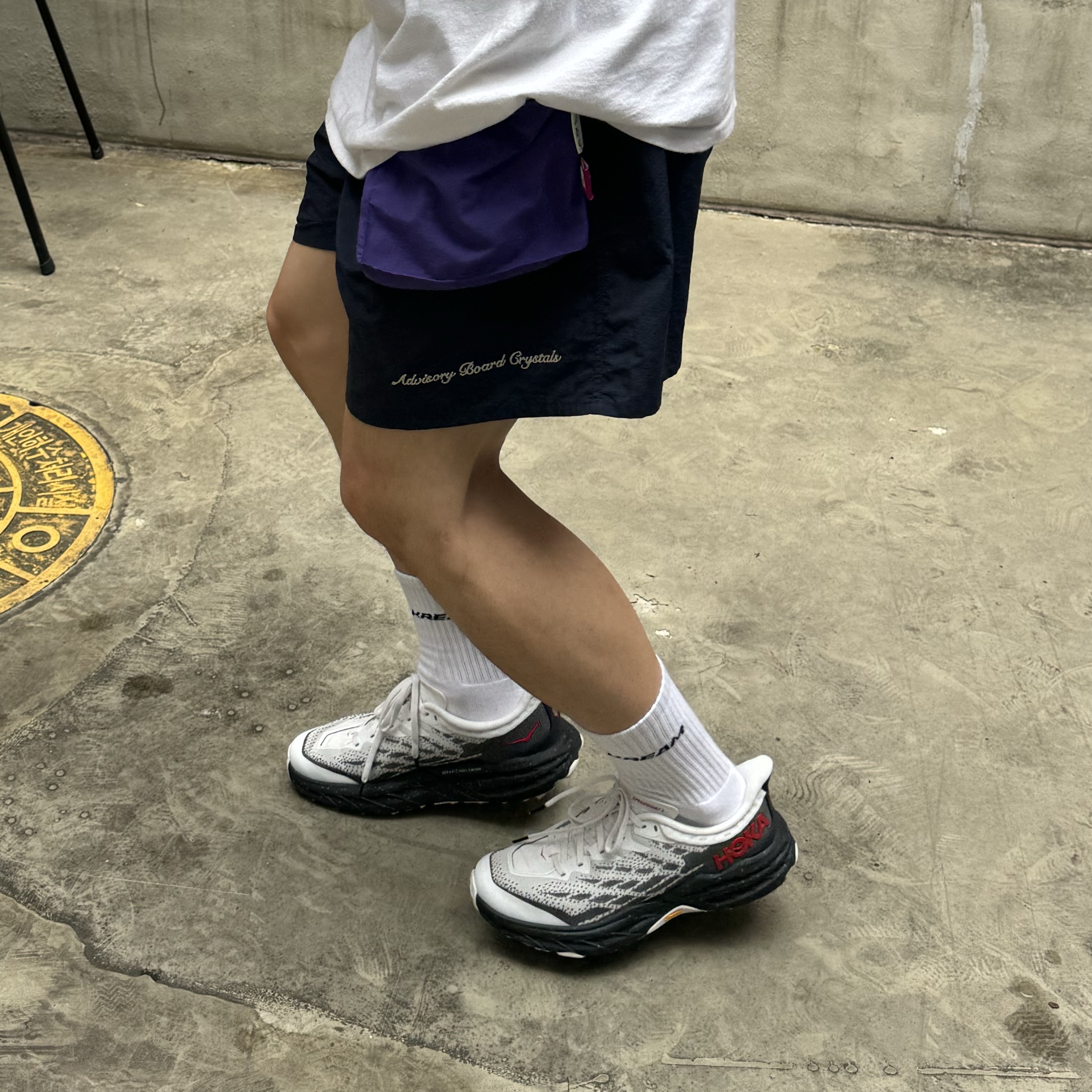 Hoka Speedgoat 5 White Black - 24FW, Advisory Board Crystals Camp Crystal Lake Swim Shorts Grey Purple 착용 스타일 - 4
