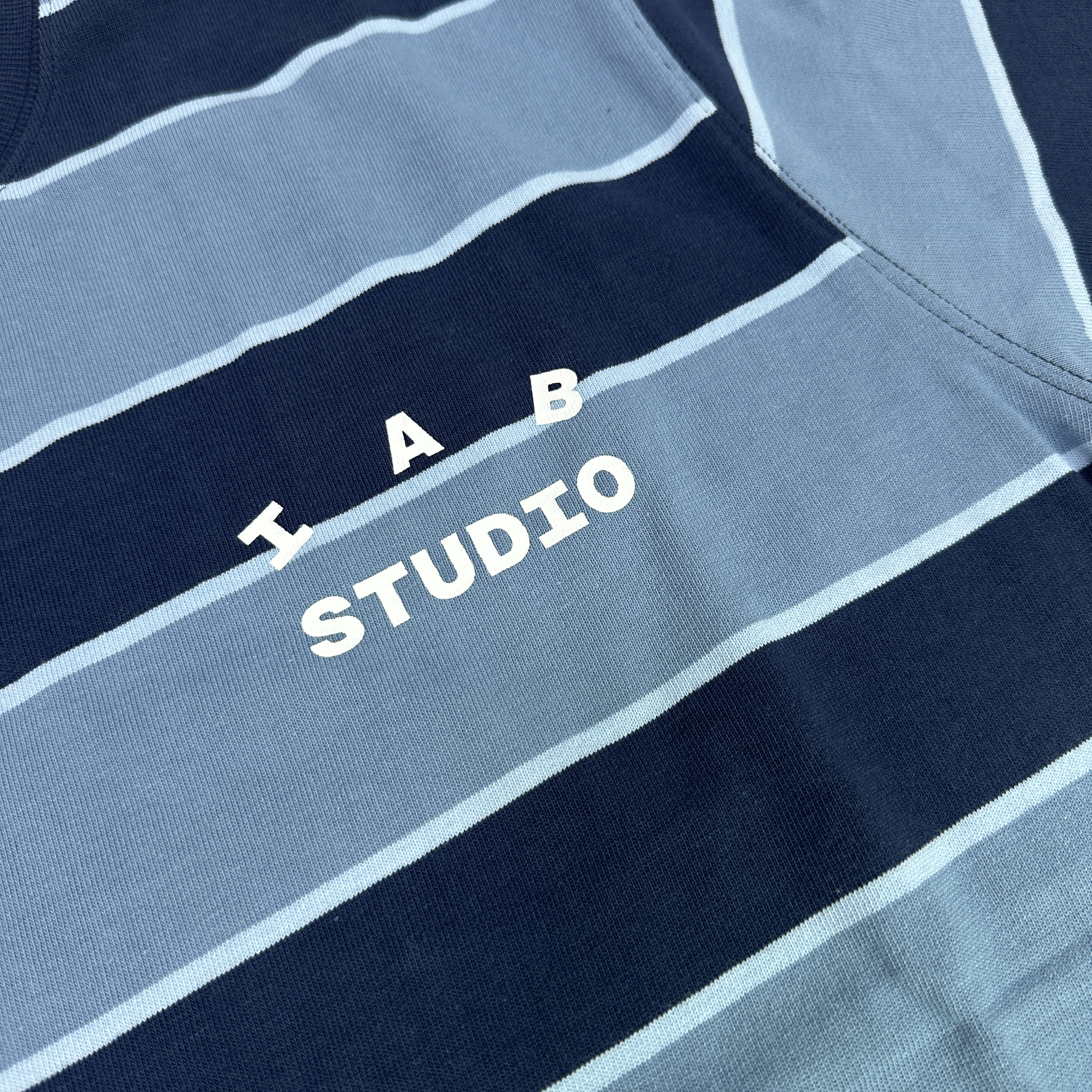 IAB Studio Striped T-Shirt Blue White 착용 스타일 - 1