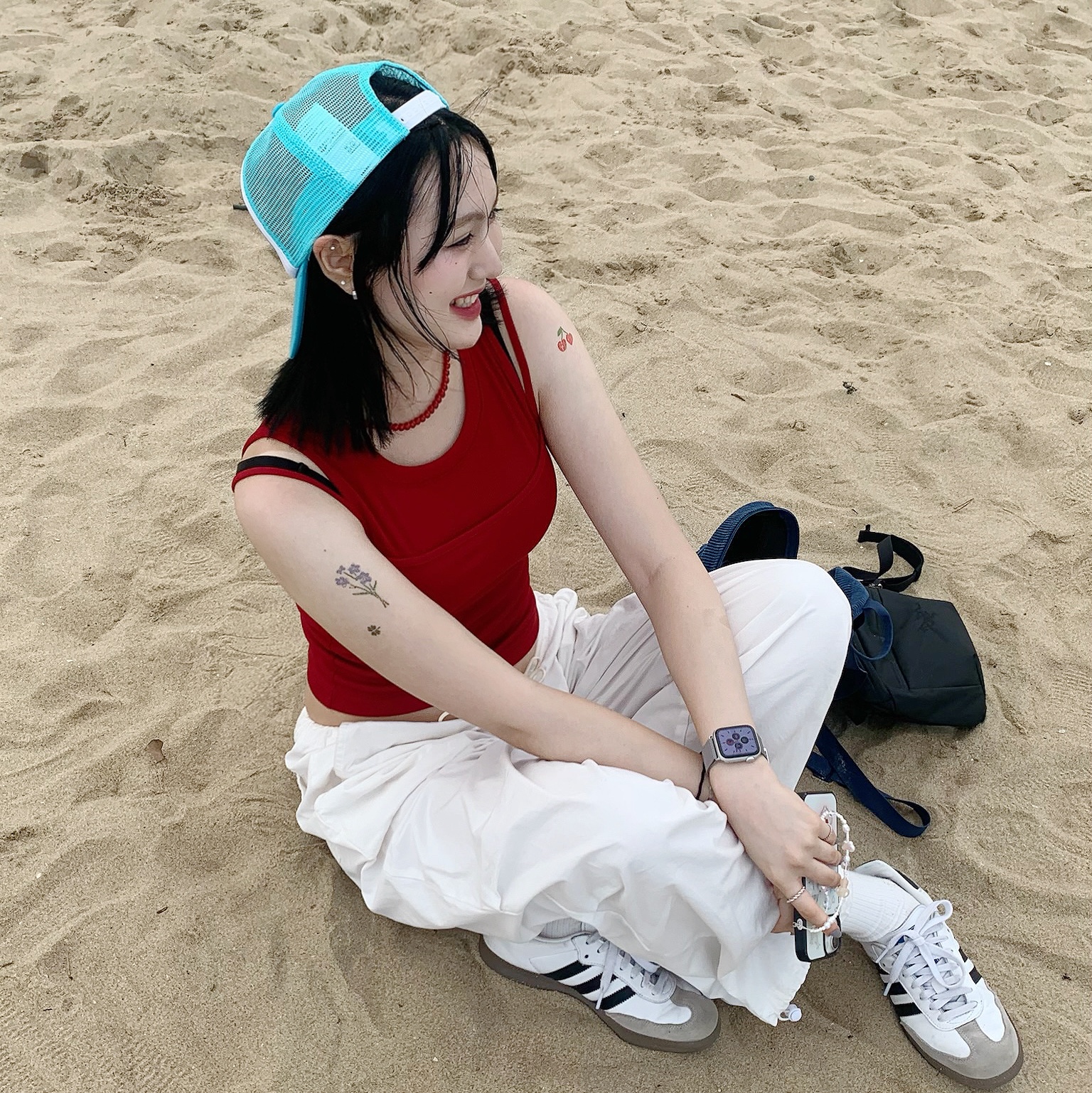 Adidas Samba OG Cloud White, Apple Watch SE 40mm GPS Silver Aluminum Case with Sport Band Abyss Blue (Korean Ver.) 착용 스타일 - 1