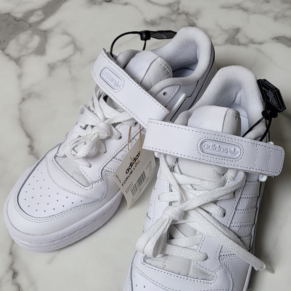 Adidas Forum Low Triple White 착용 스타일 - 3