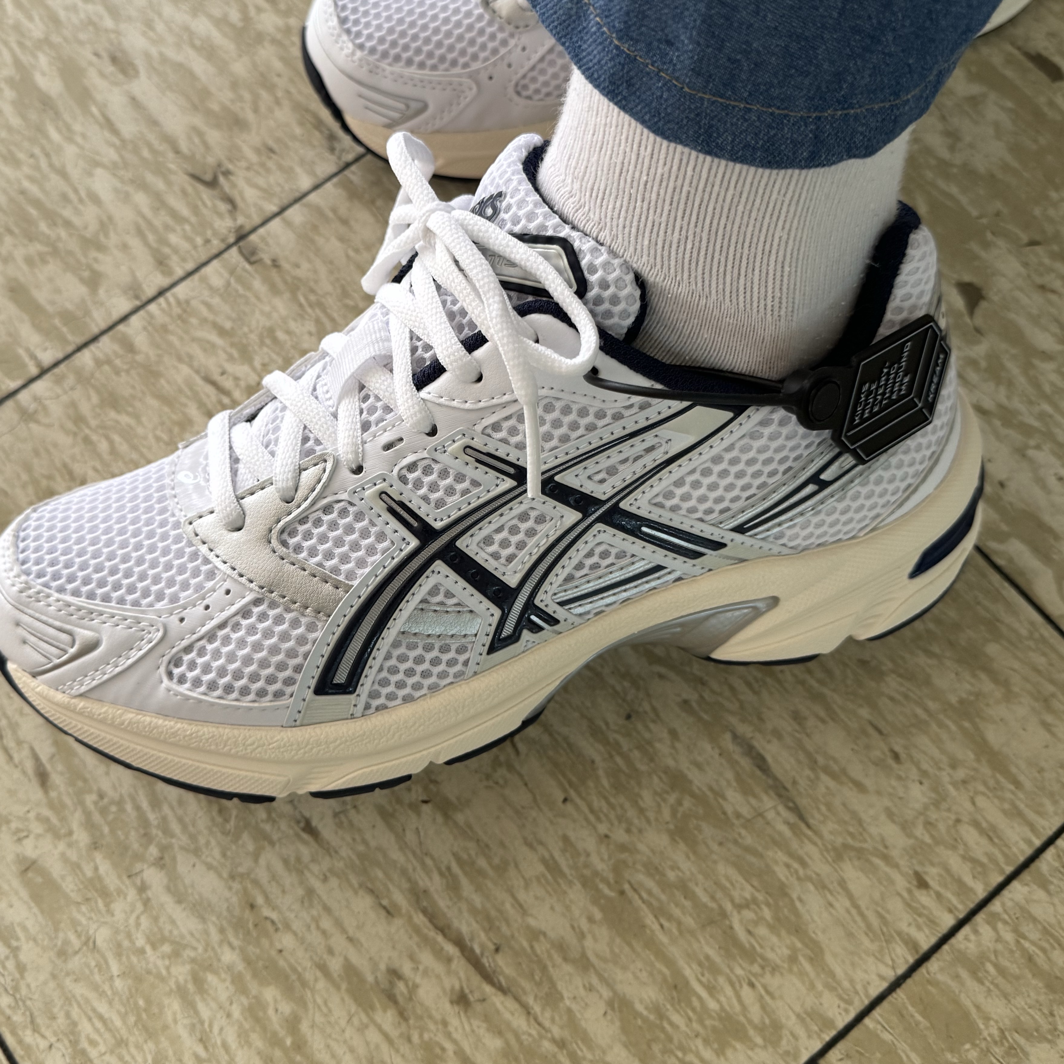 (W) Asics Gel-1130 White Midnight 착용 스타일 - 2