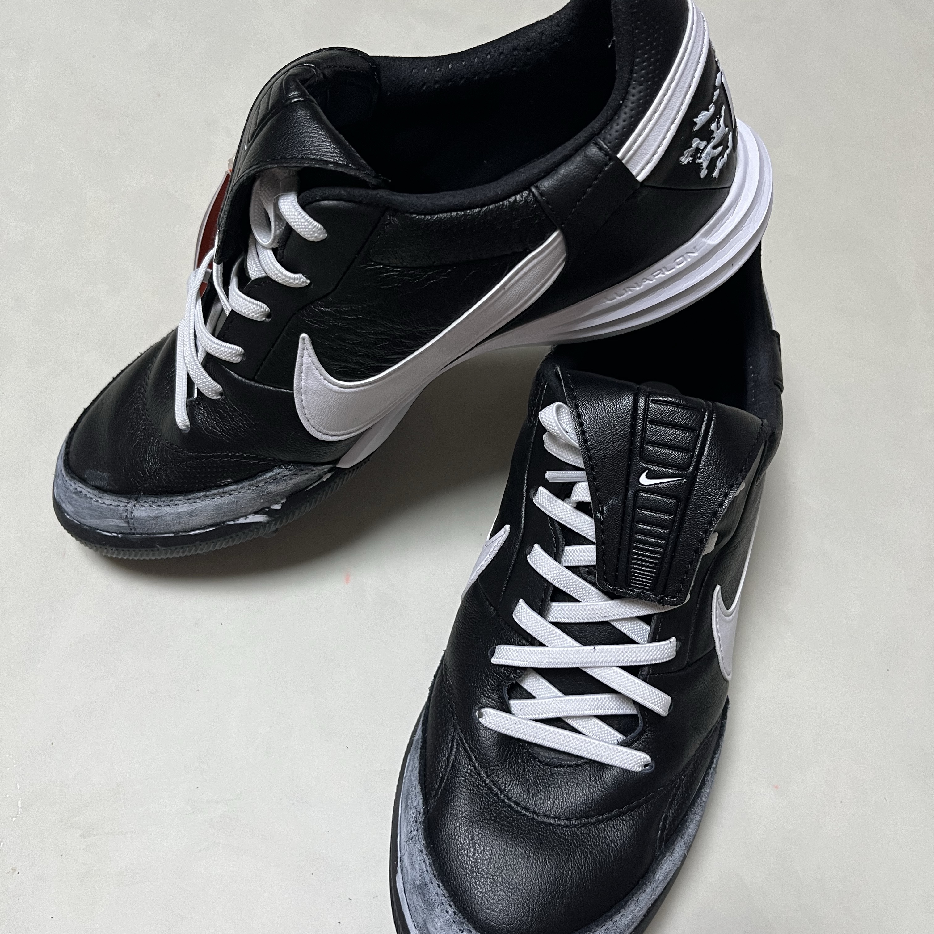 Nike Premier 3 TF Black White 착용 스타일