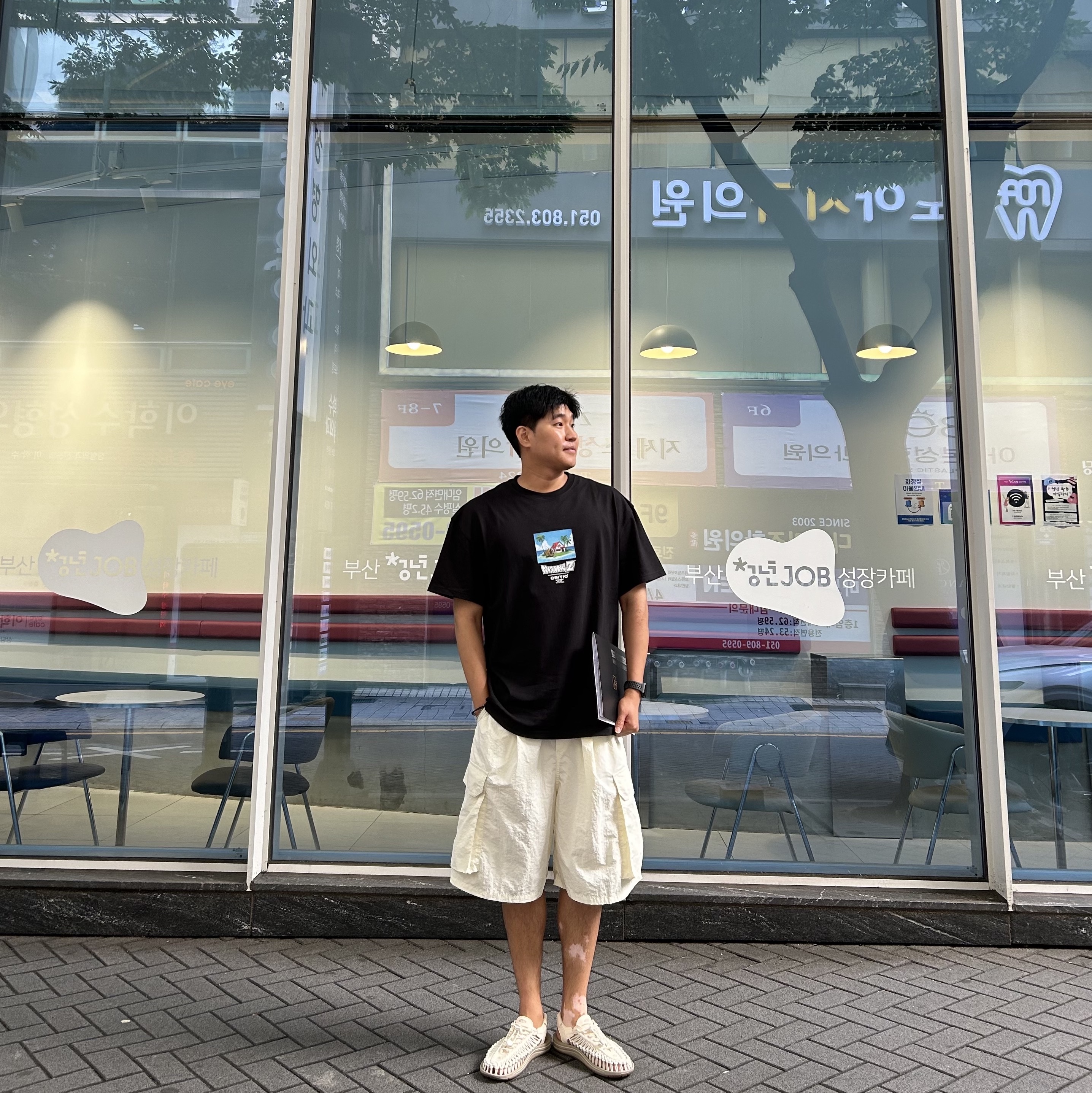 Keen Uneek Sneaker White Cap Cornstalk 착용 스타일