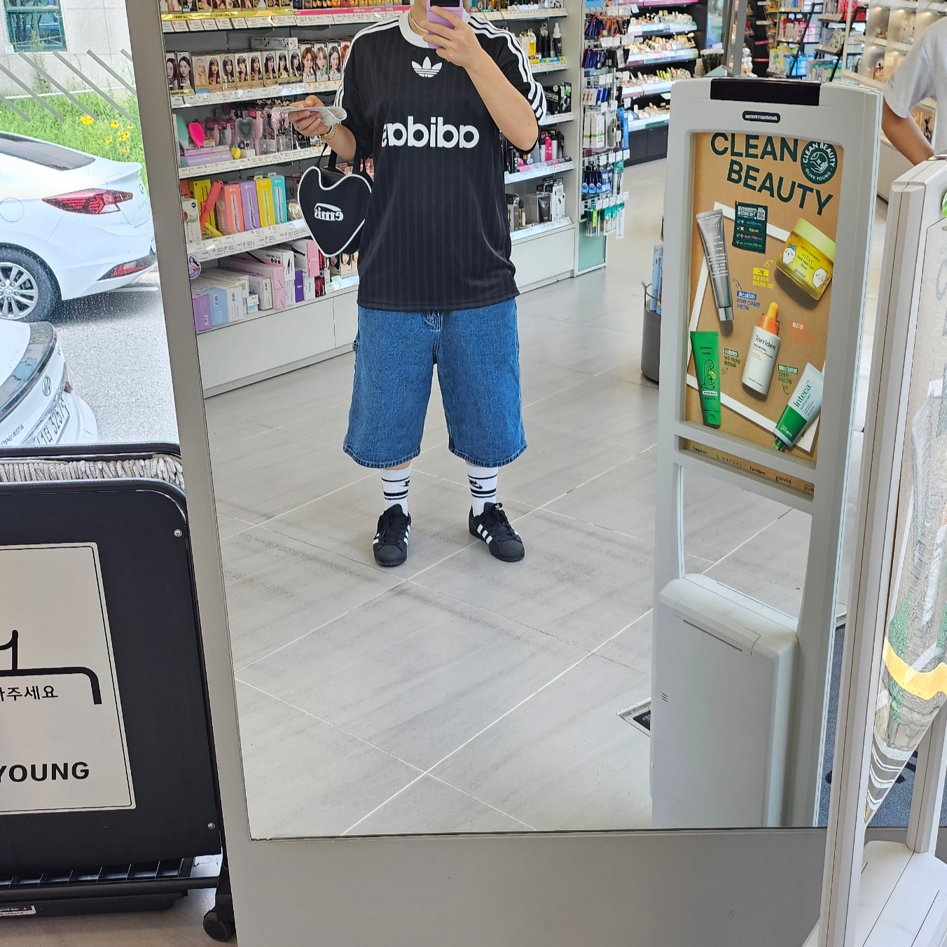 Adidas Adicolor T-Shirt Black White - KR Sizing 착용 스타일 - 2