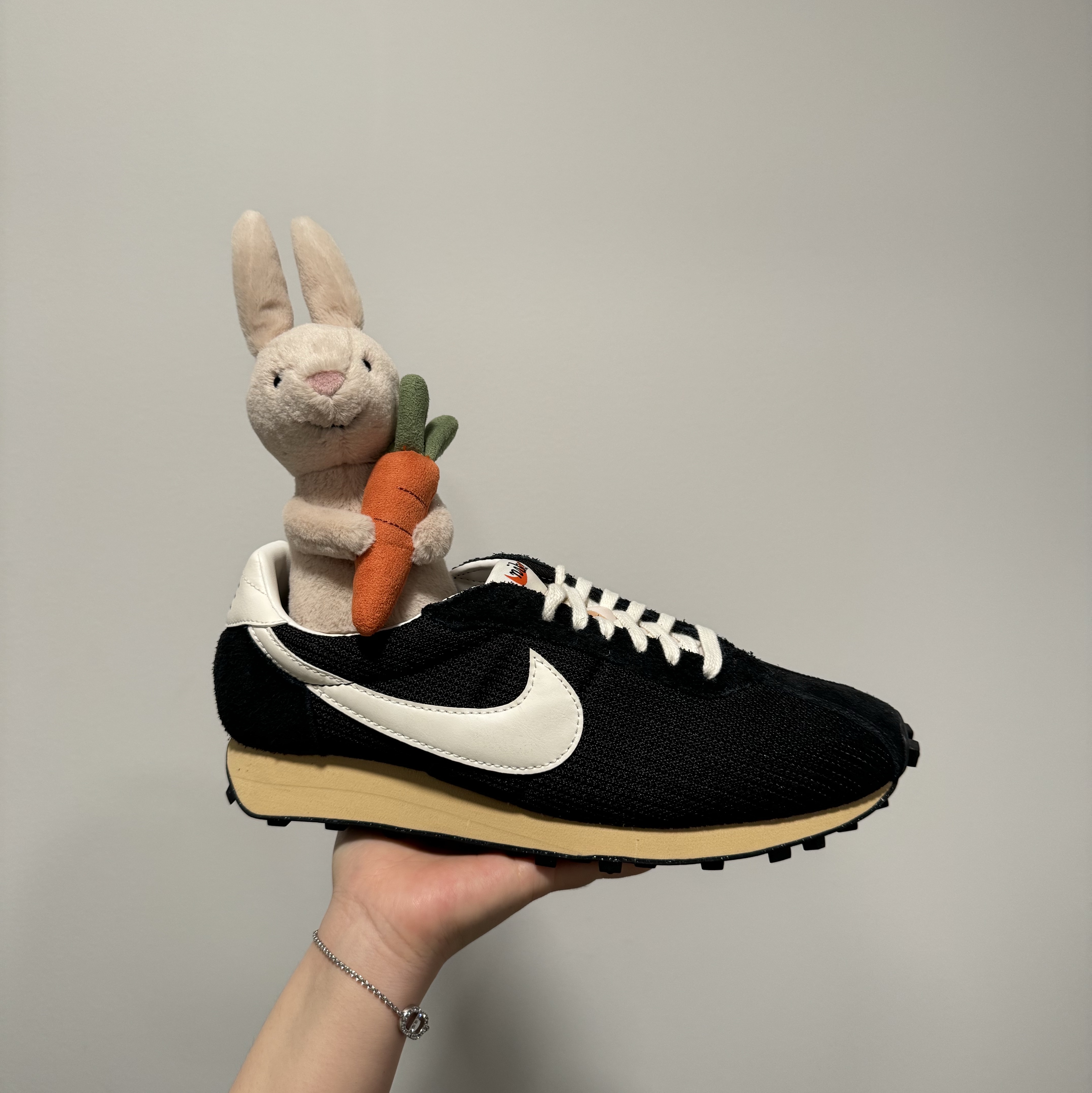 Nike LD-1000 SP Black and Sail 착용 스타일