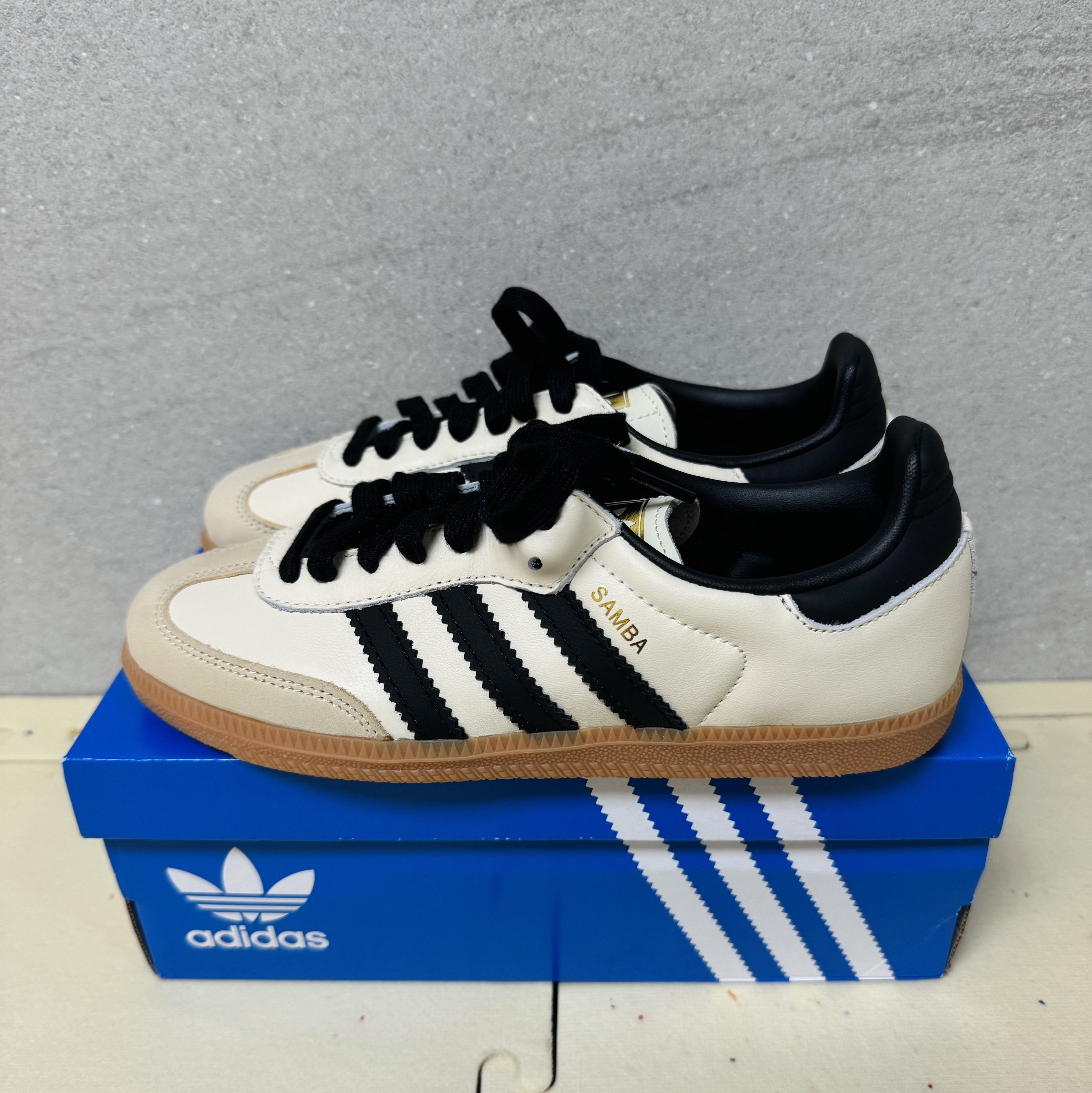 (W) Adidas Samba OG Cream White Core Black 착용 스타일 - 2