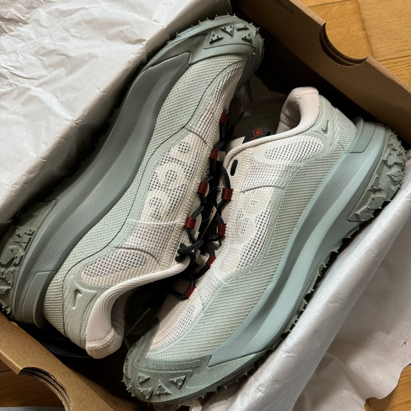 Nike ACG Mountain Fly 2 Low Gore-Tex Phantom Dark Smoke Grey 착용 스타일