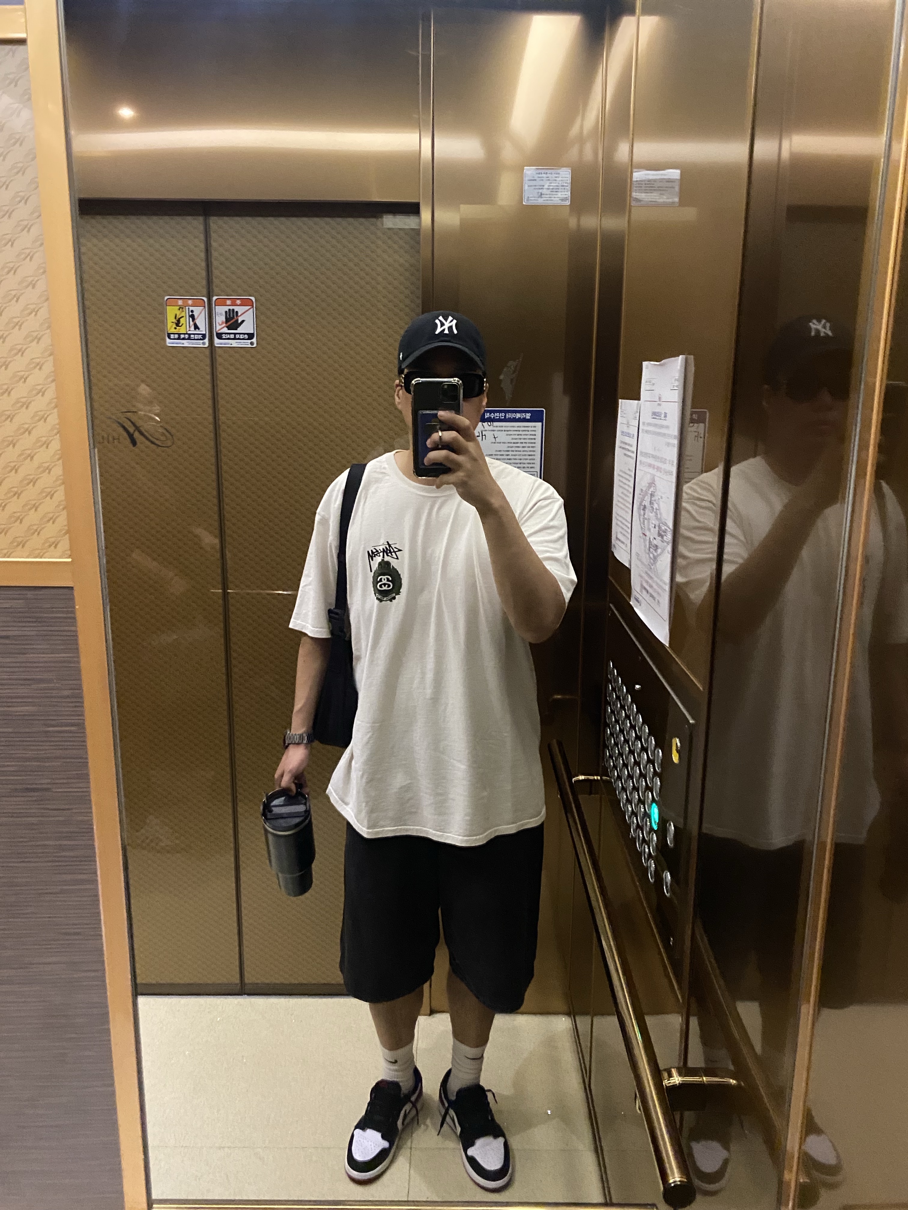 47 Brand New York Yankees BW Clean Up Black, Stussy Crown Wreath Pigment Dyed T-Shirt Natural 착용 스타일