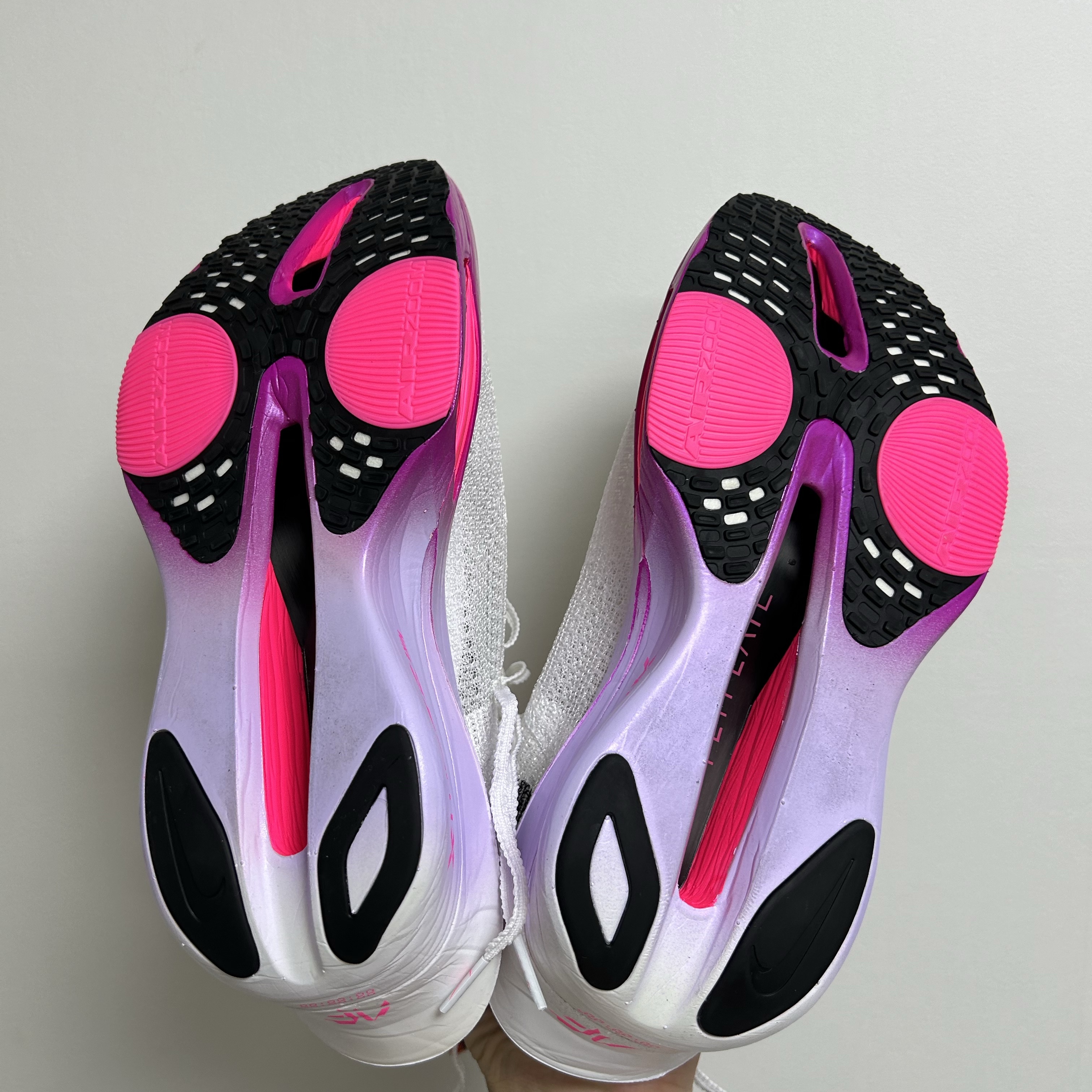 Nike Air Zoom Alphafly Next% 3 Hyper Pink 착용 스타일 - 2