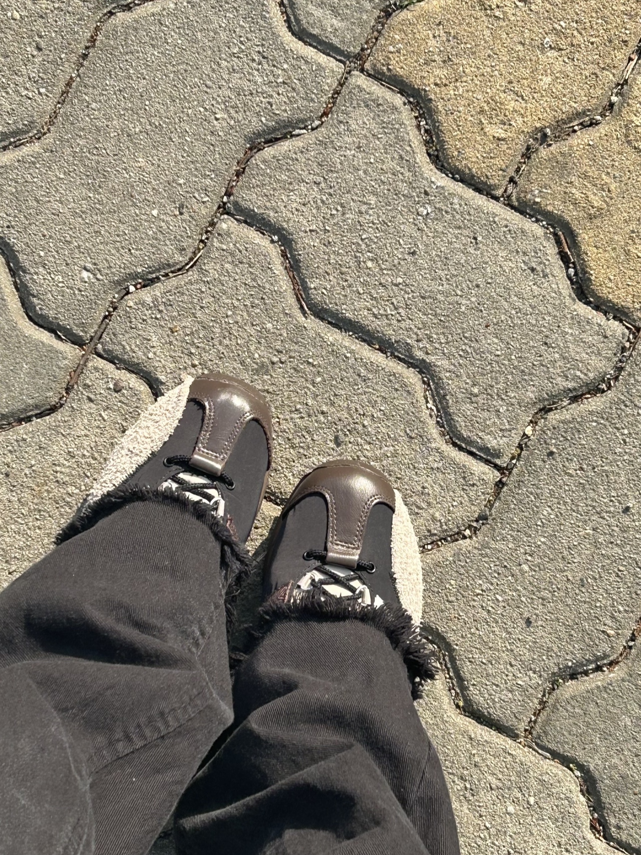 Adidas x Song for the Mute Country OG Core Black Core White 착용 스타일