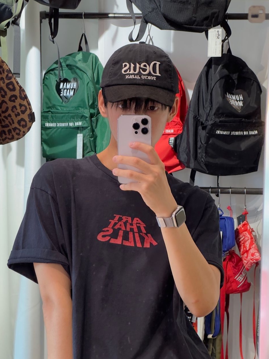 Supreme Ripstop Keychain Black - 24SS, Stussy x Dries Van Noten Hand Stencilled Jean Washed Black 착용 스타일 - 3