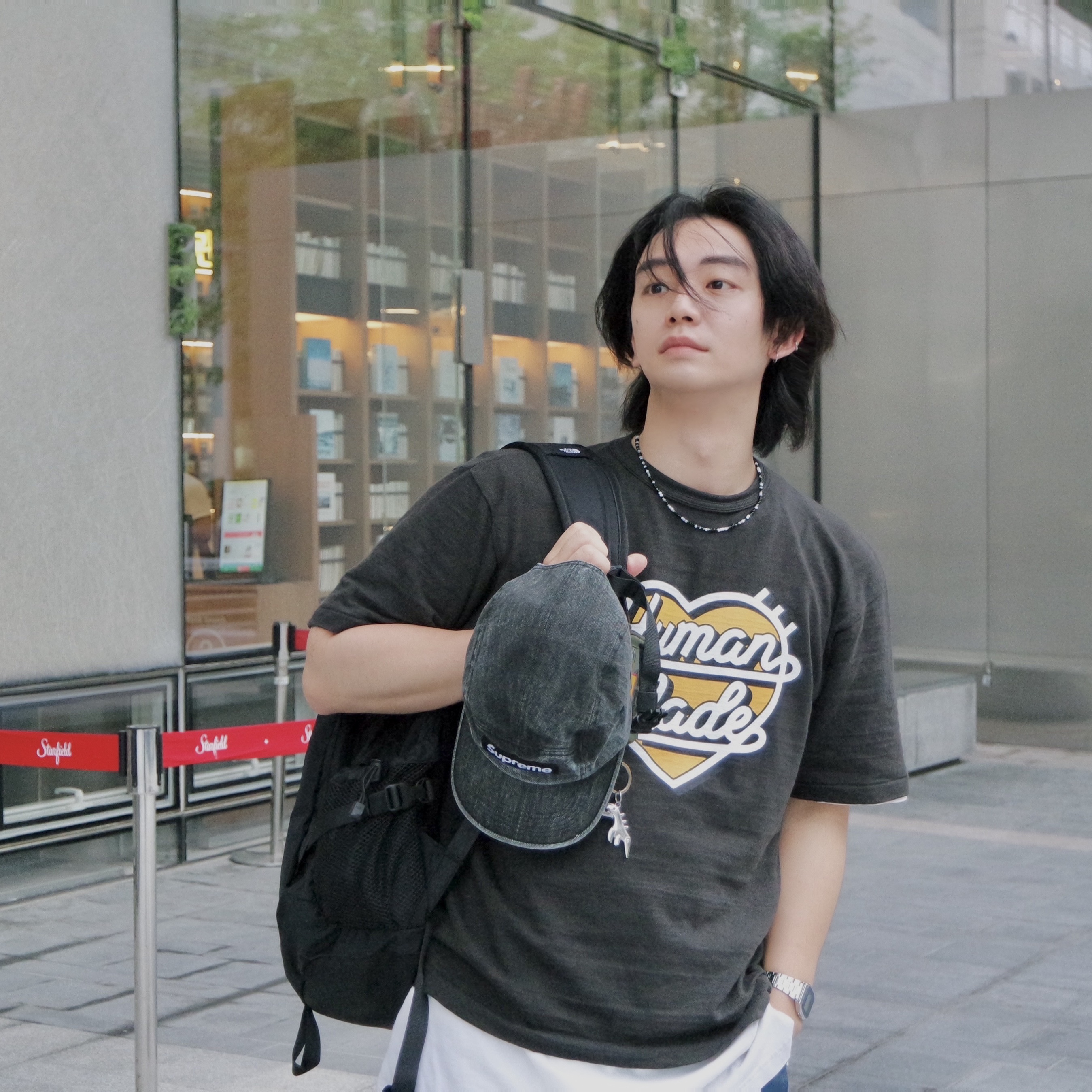 Supreme Coated Denim Camp Cap Black - 24SS, Human Made Graphic T-Shirt #7 Black 착용 스타일 - 1