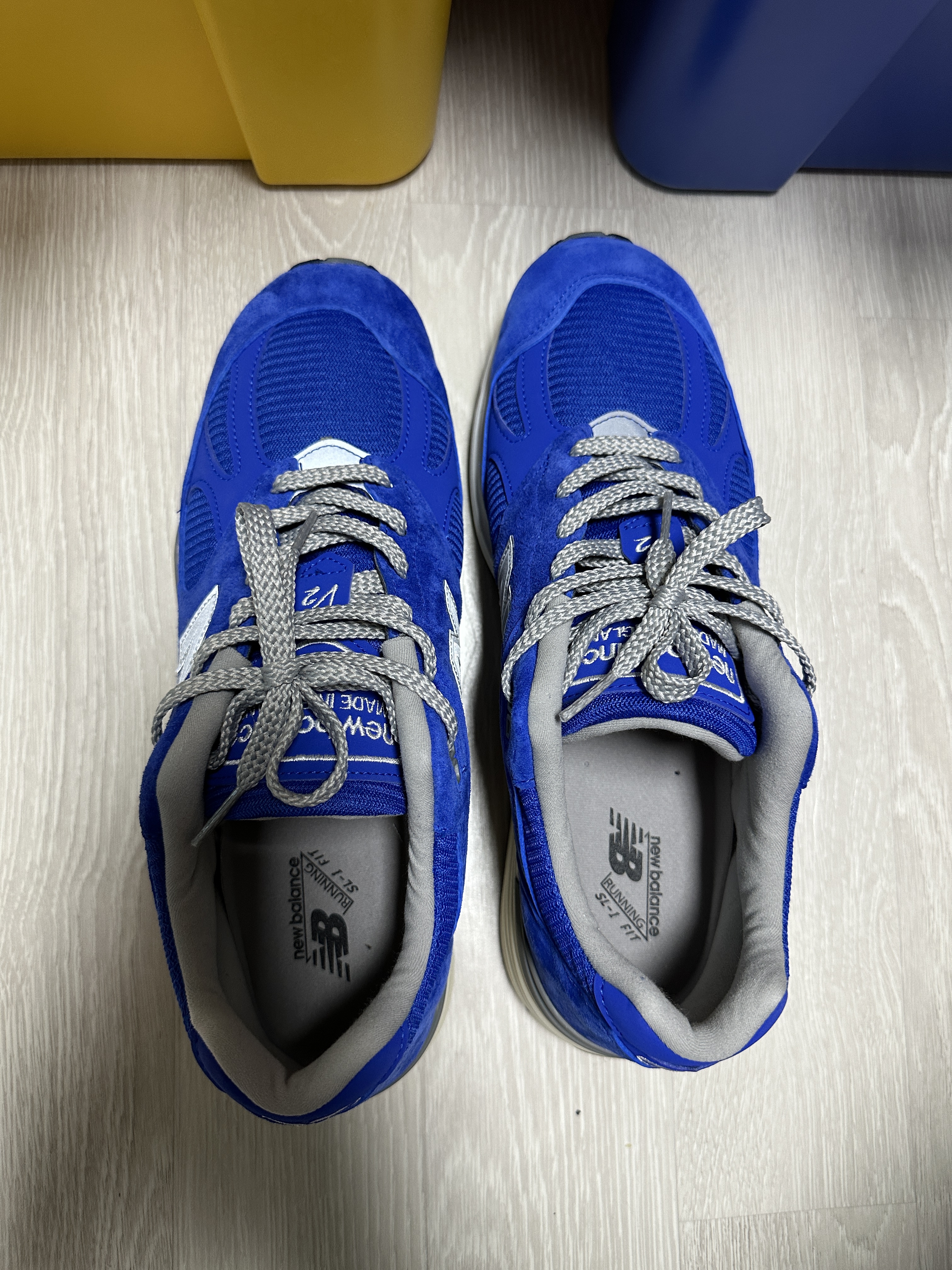 New Balance 991v2 Made in UK Dazzling Blue 착용 스타일 - 2
