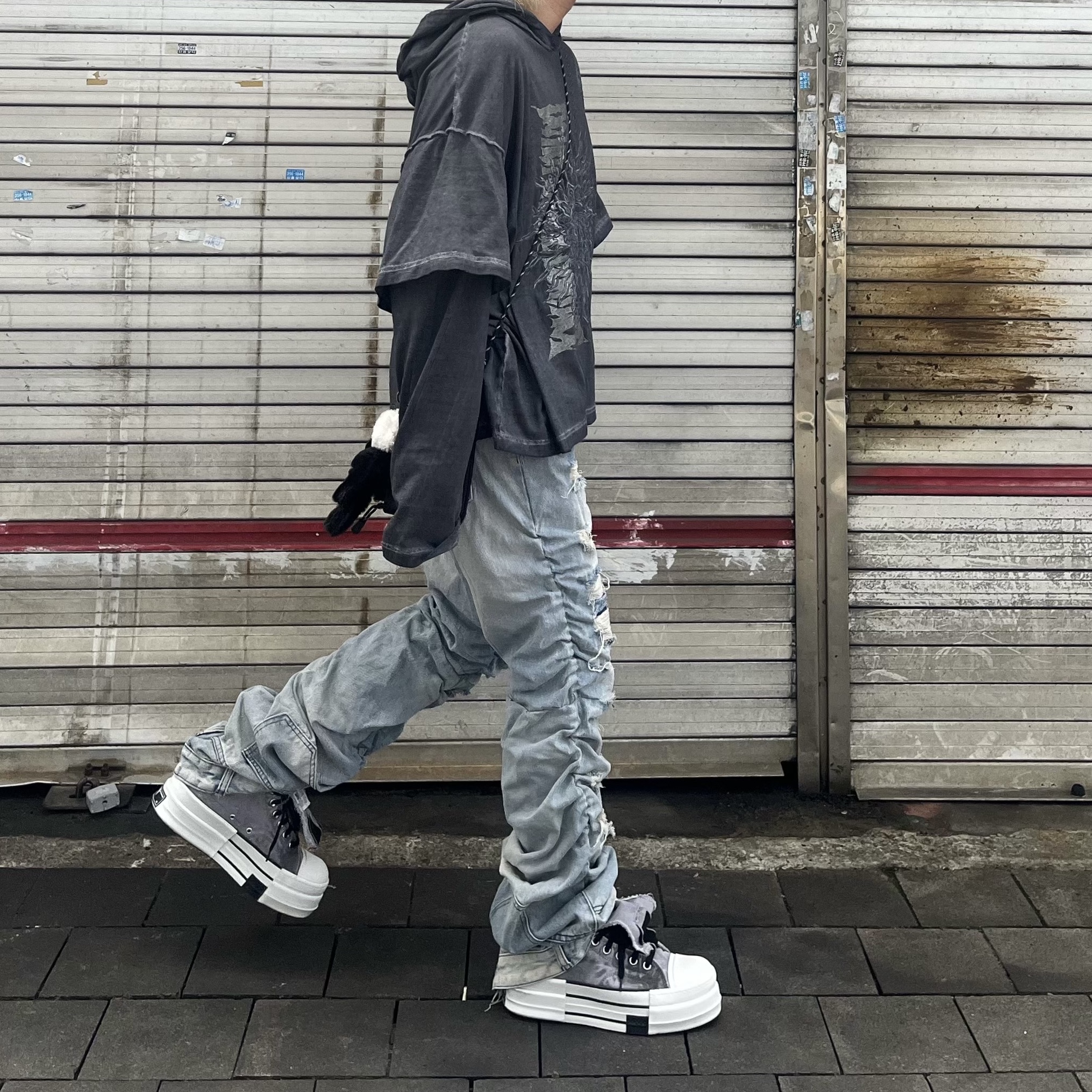 Converse x Drkshdw DBL Drkstar Overdye Chuck 70 Hi Concrete 착용 스타일 - 3