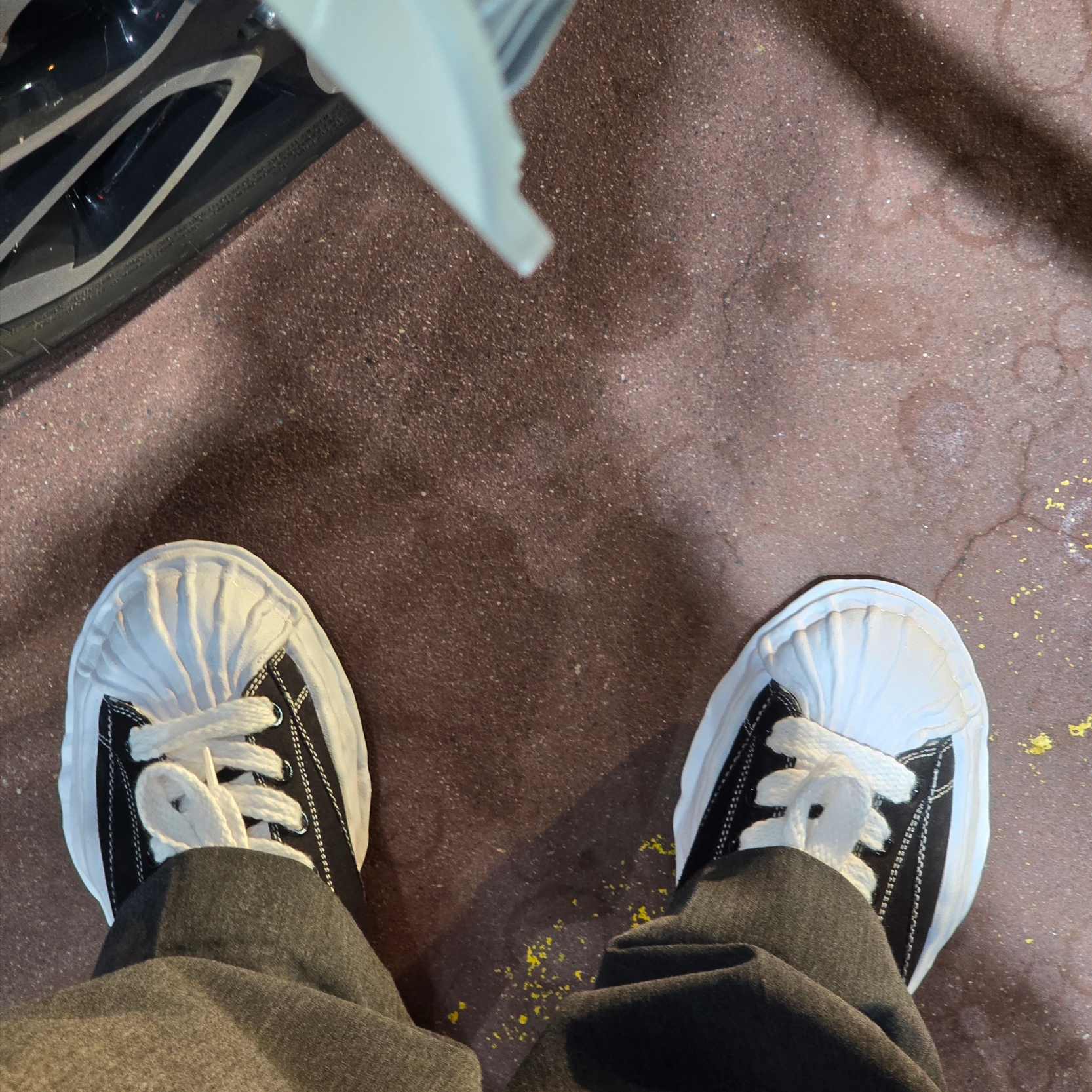 Maison Mihara Yasuhiro Blakey OG Sole Canvas Low-top Sneakers Black White 착용 스타일