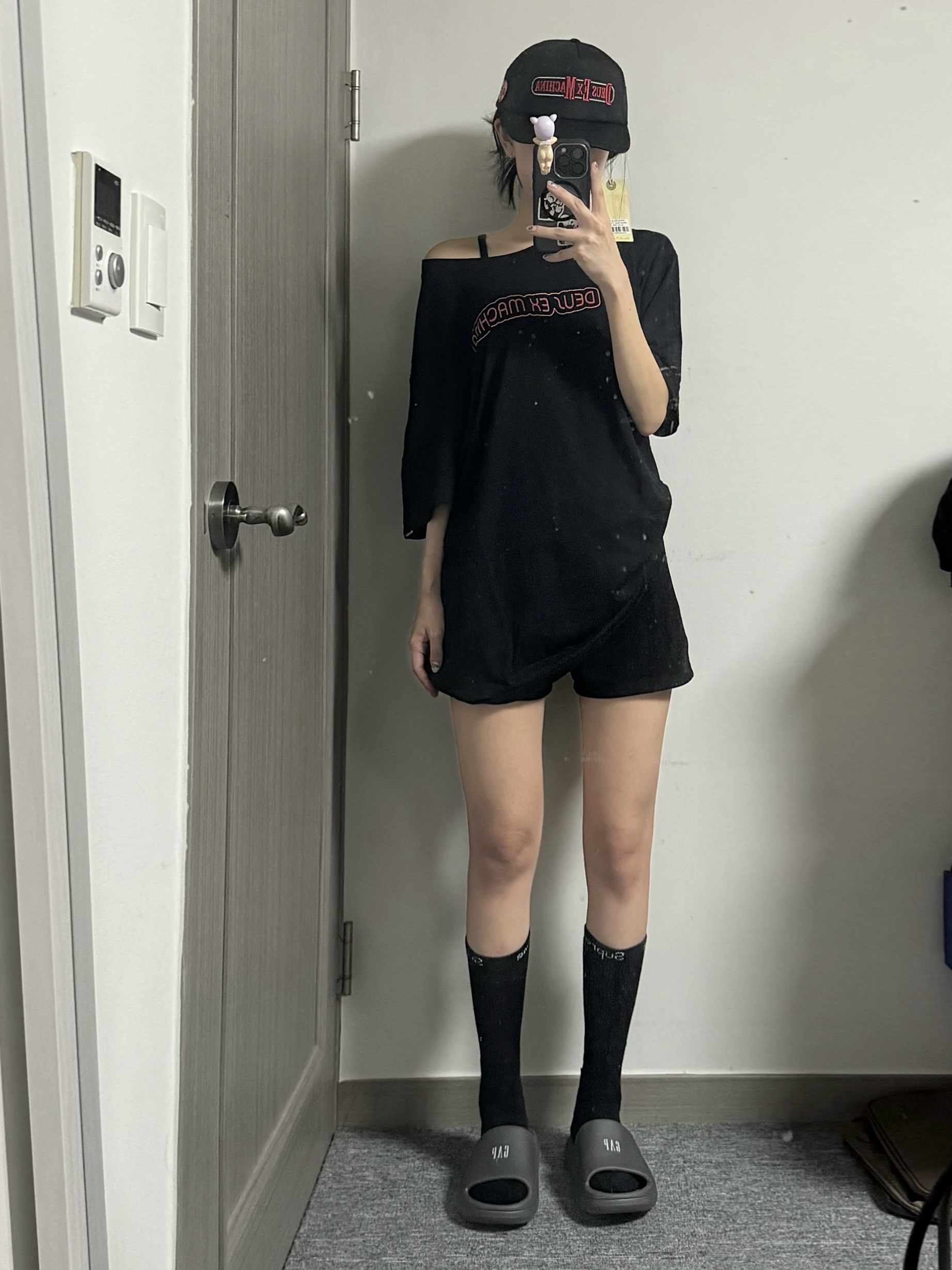 Supreme Hanes Crew Socks Black (4 Pack) 착용 스타일 - 2