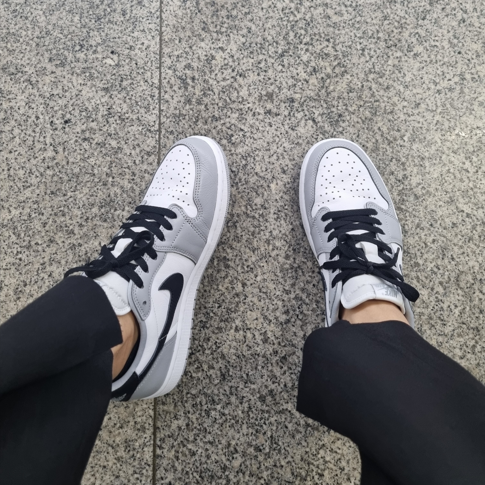 Jordan 1 Retro Low OG Wolf Grey and White 착용 스타일