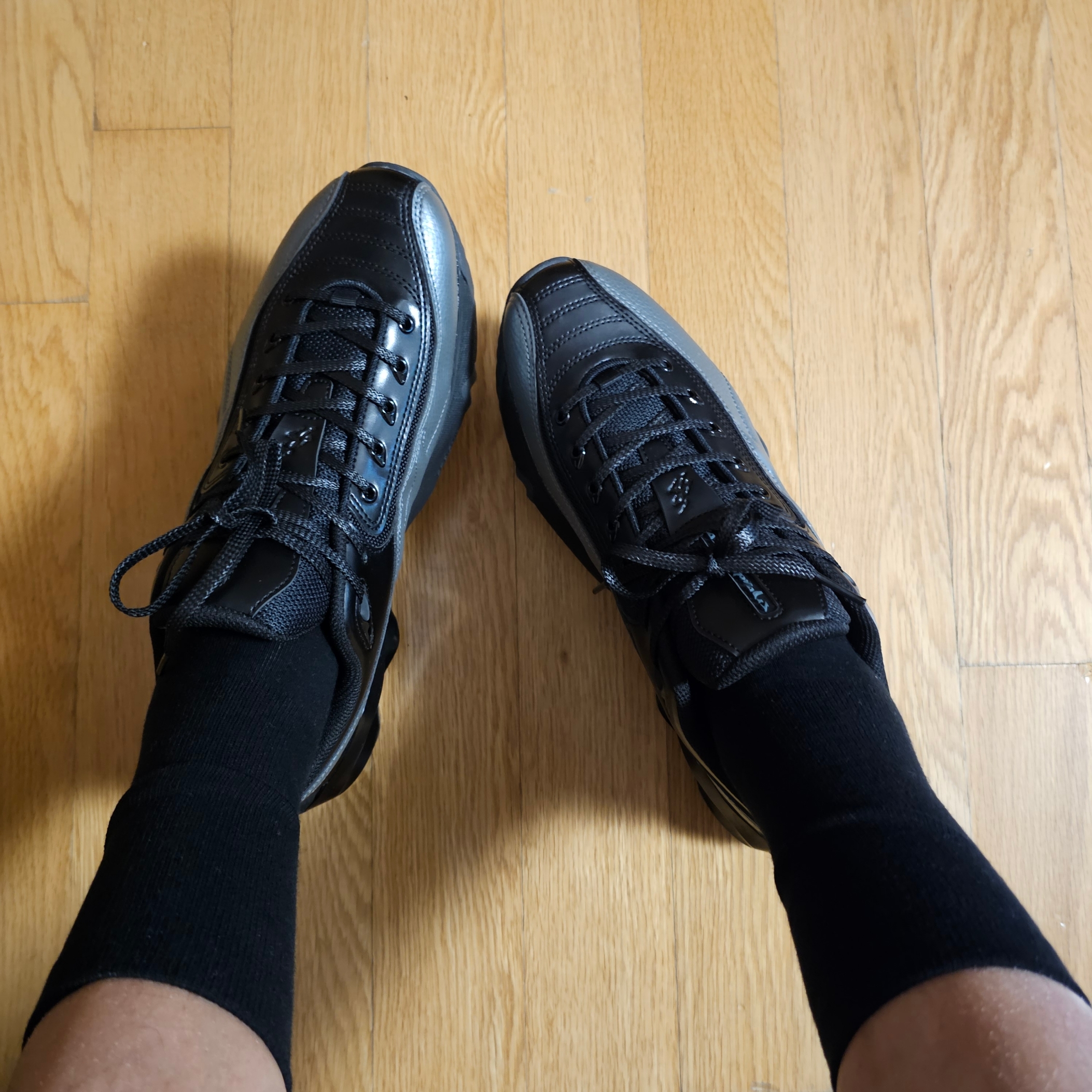 Asics x Kiko Kostadinov Novalis Gel-Teremoa Obsidian Black Smoke Shadow 착용 스타일 - 1