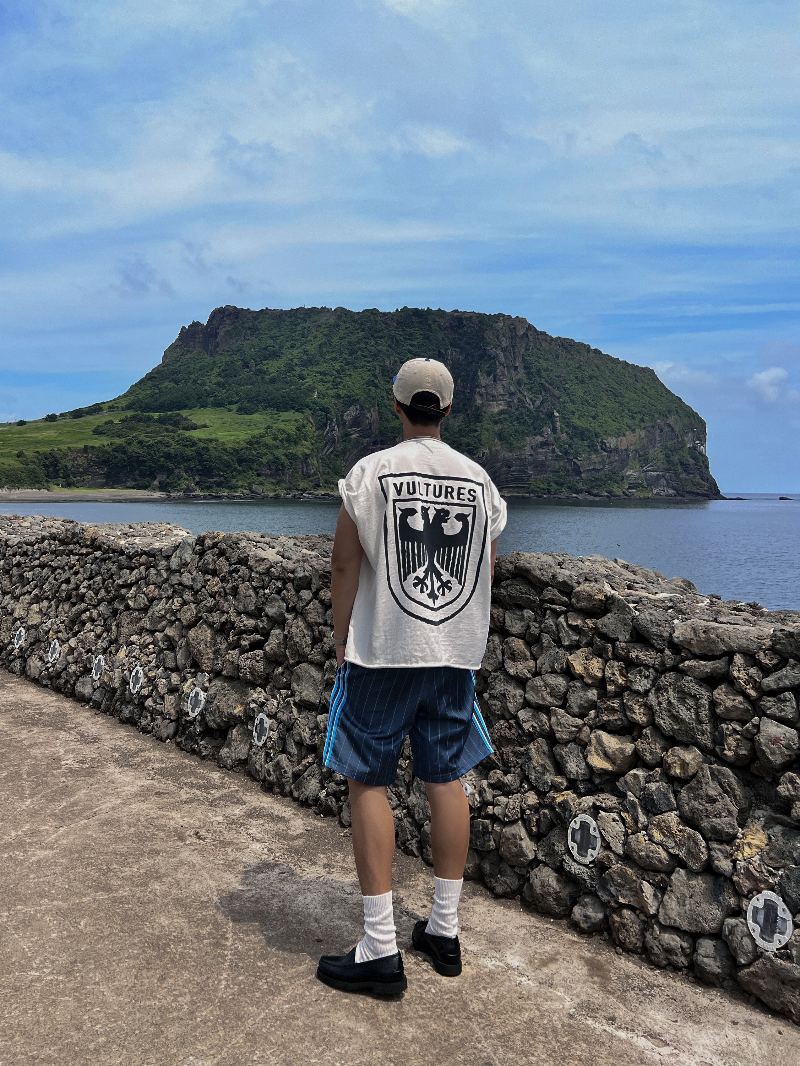 Yeezy Vultures Box T-Shirt White, Casio AQ-230A-2A2MQY 착용 스타일 - 2