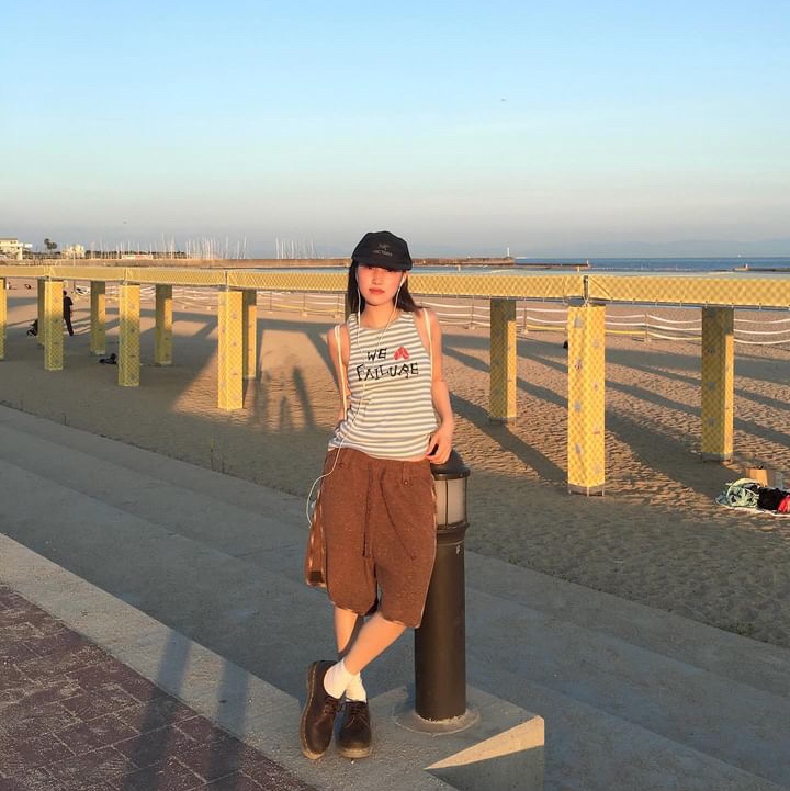 Problemallways We Love Failure Sleeveless Blue, Problemallways Sand Check Shorts Brown 착용 스타일 - 2
