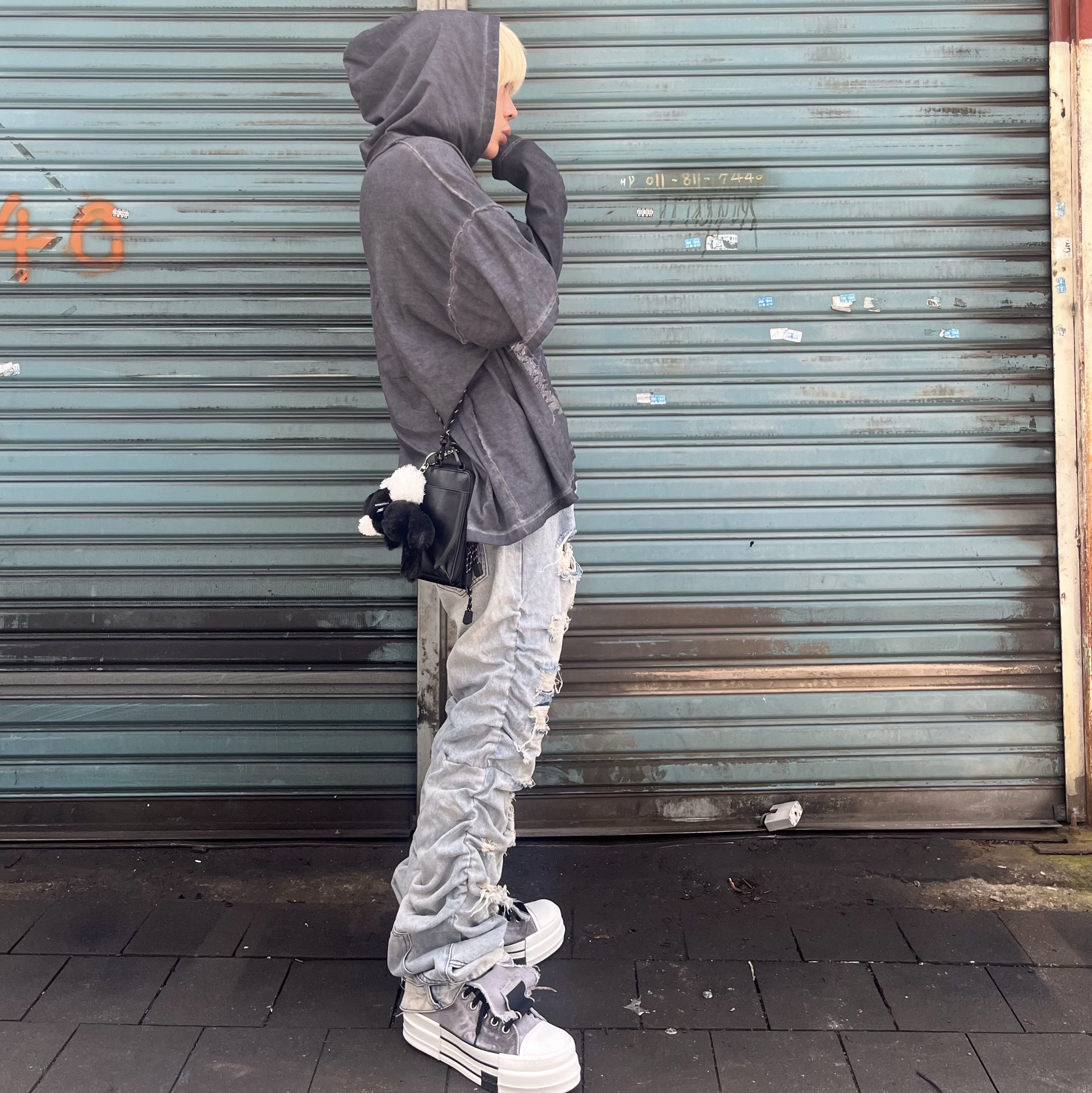 Converse x Drkshdw DBL Drkstar Overdye Chuck 70 Hi Concrete 착용 스타일 - 2