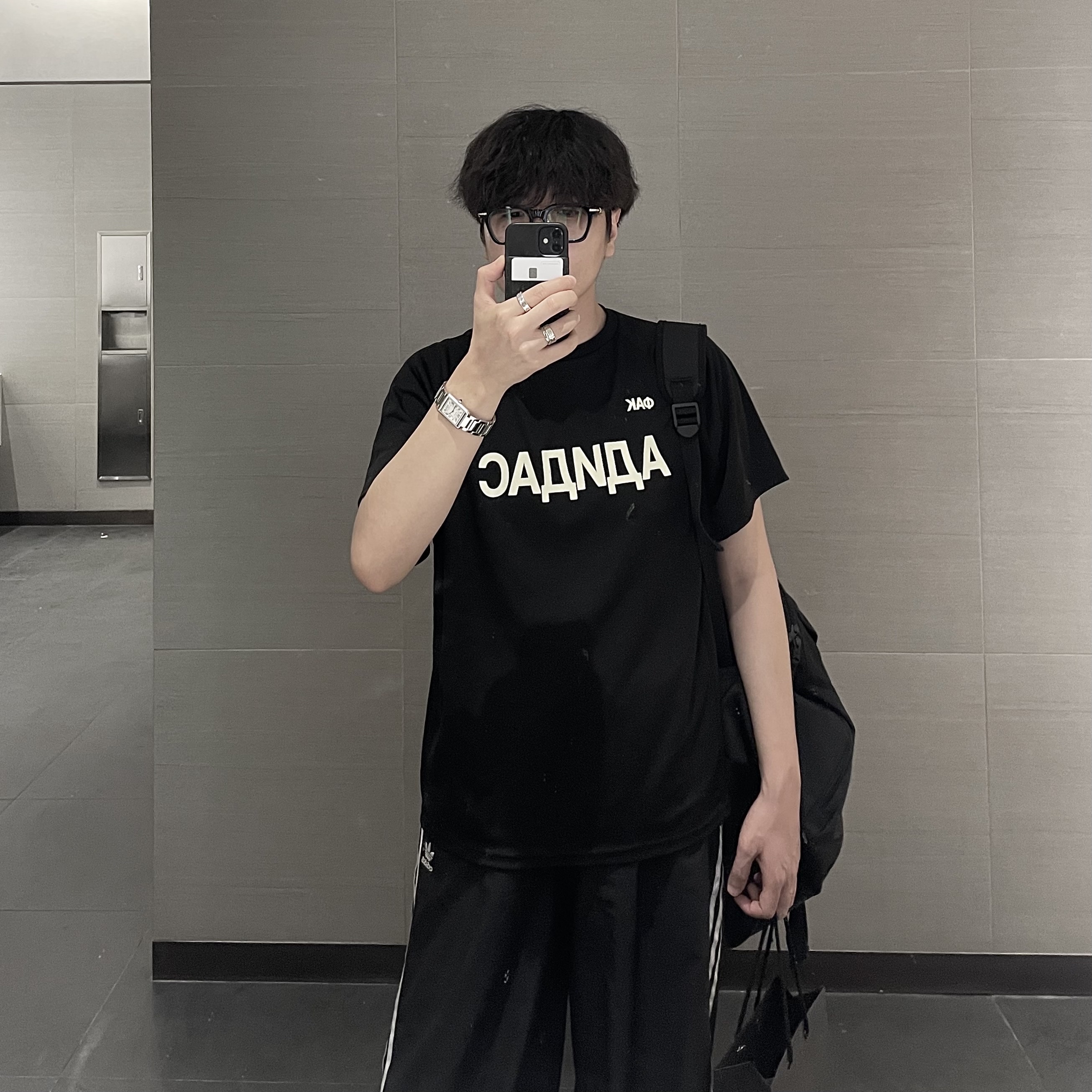 Yeezy x Gosha Rubchinskiy YZY Jersey Black, (W) Adidas Adilenium Oversized Track Pants Black - KR Sizing 착용 스타일 - 1