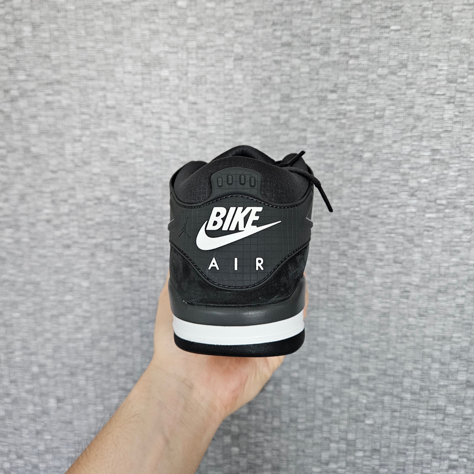 Jordan 4 x Nigel Sylvester RM SP Driveway Grey 착용 스타일 - 3