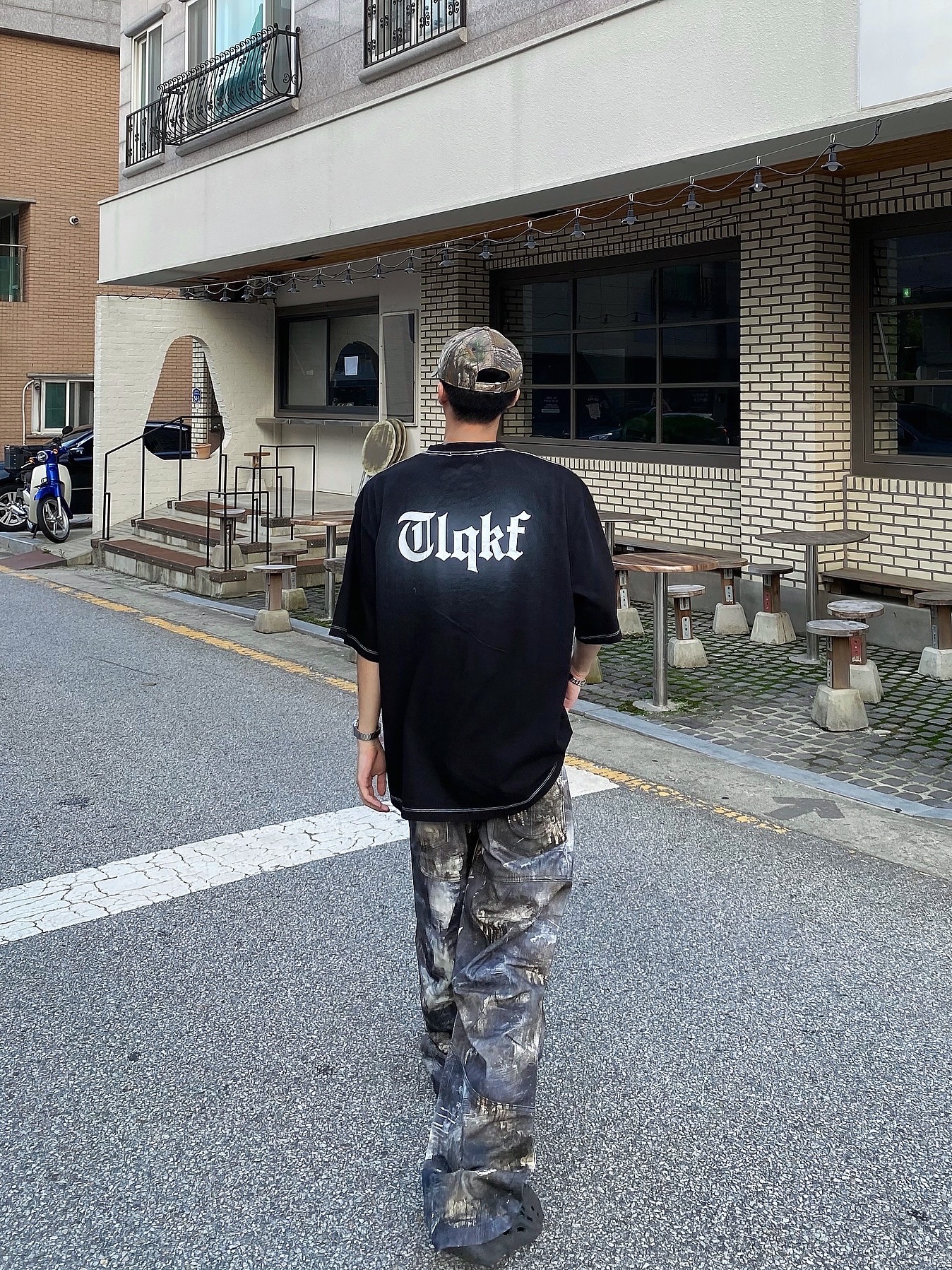 Stussy Basic New Era 9Twenty Basic Strapback Real Tree Edge, Adidas Yeezy Foam RNNR Onyx 착용 스타일 - 3
