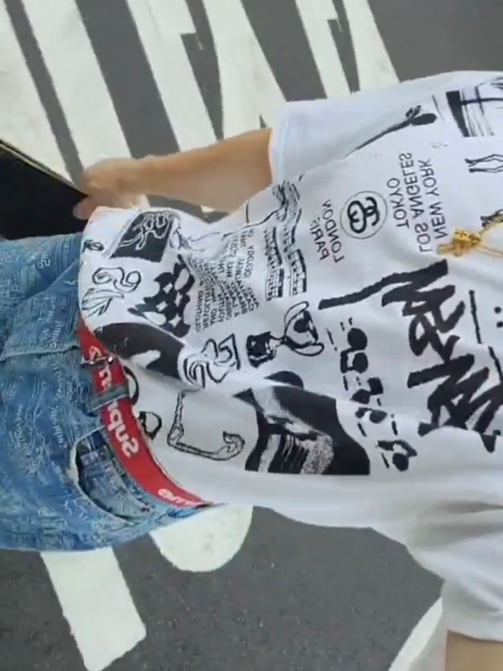 Supreme Repeat Leather Belt Red, Supreme Checks Embroidered Jean Blue - 20SS 착용 스타일