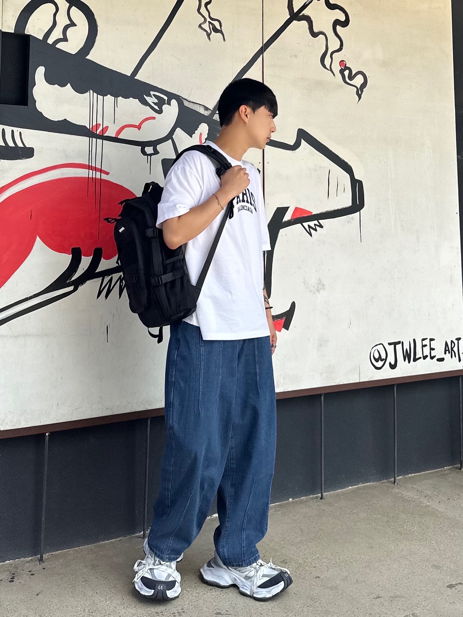 Balenciaga Cargo Sneakers White Grey 착용 스타일 - 3