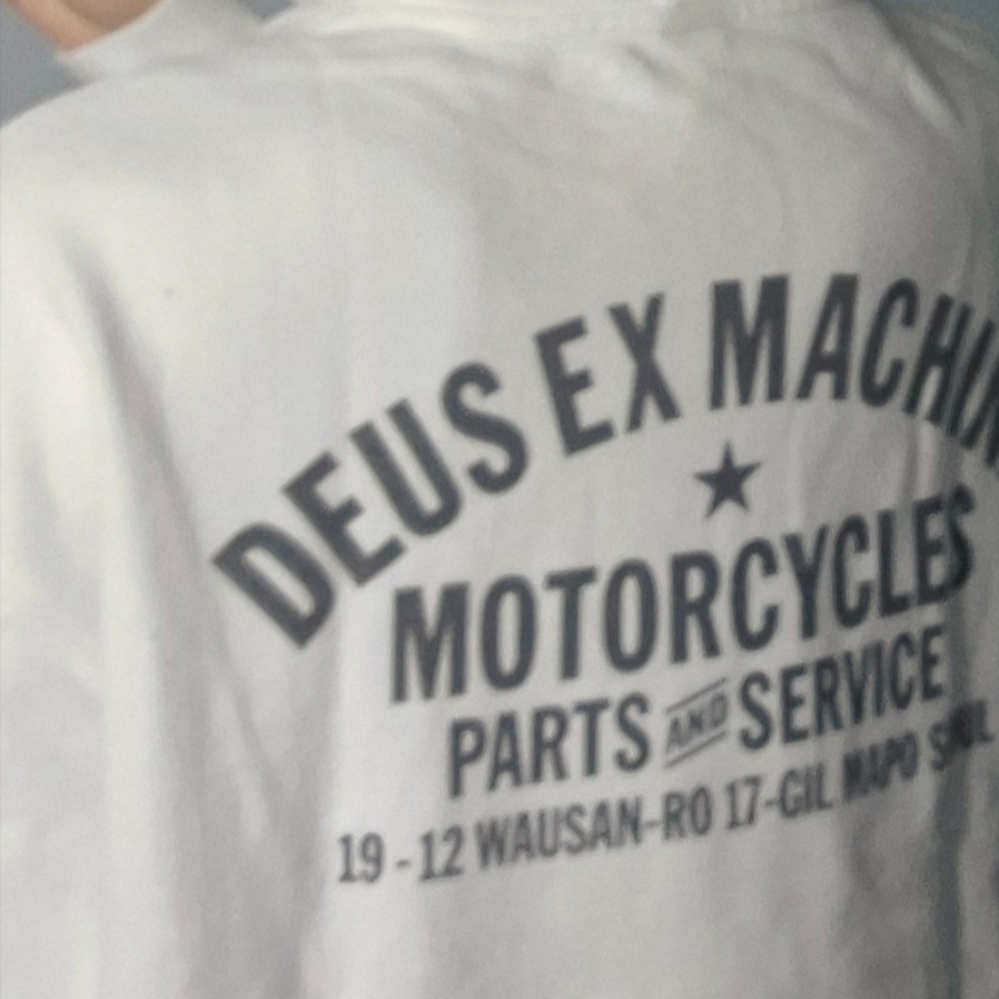 Deus Ex Machina Oversized Seoul Hoodie Vintage White 착용 스타일 - 2