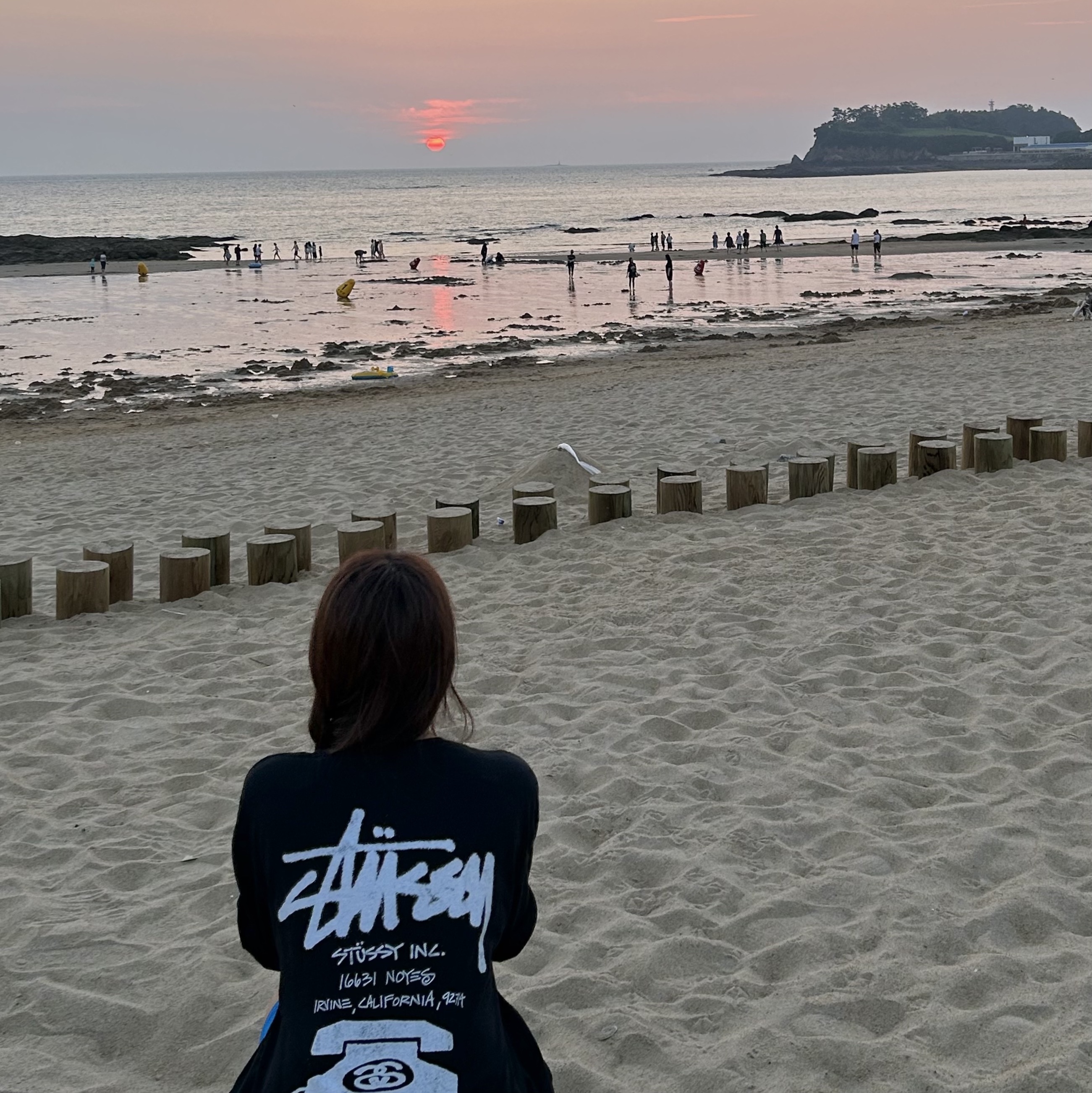 Stussy Old Phone Pigment Dyed T-Shirt Black 착용 스타일 - 2