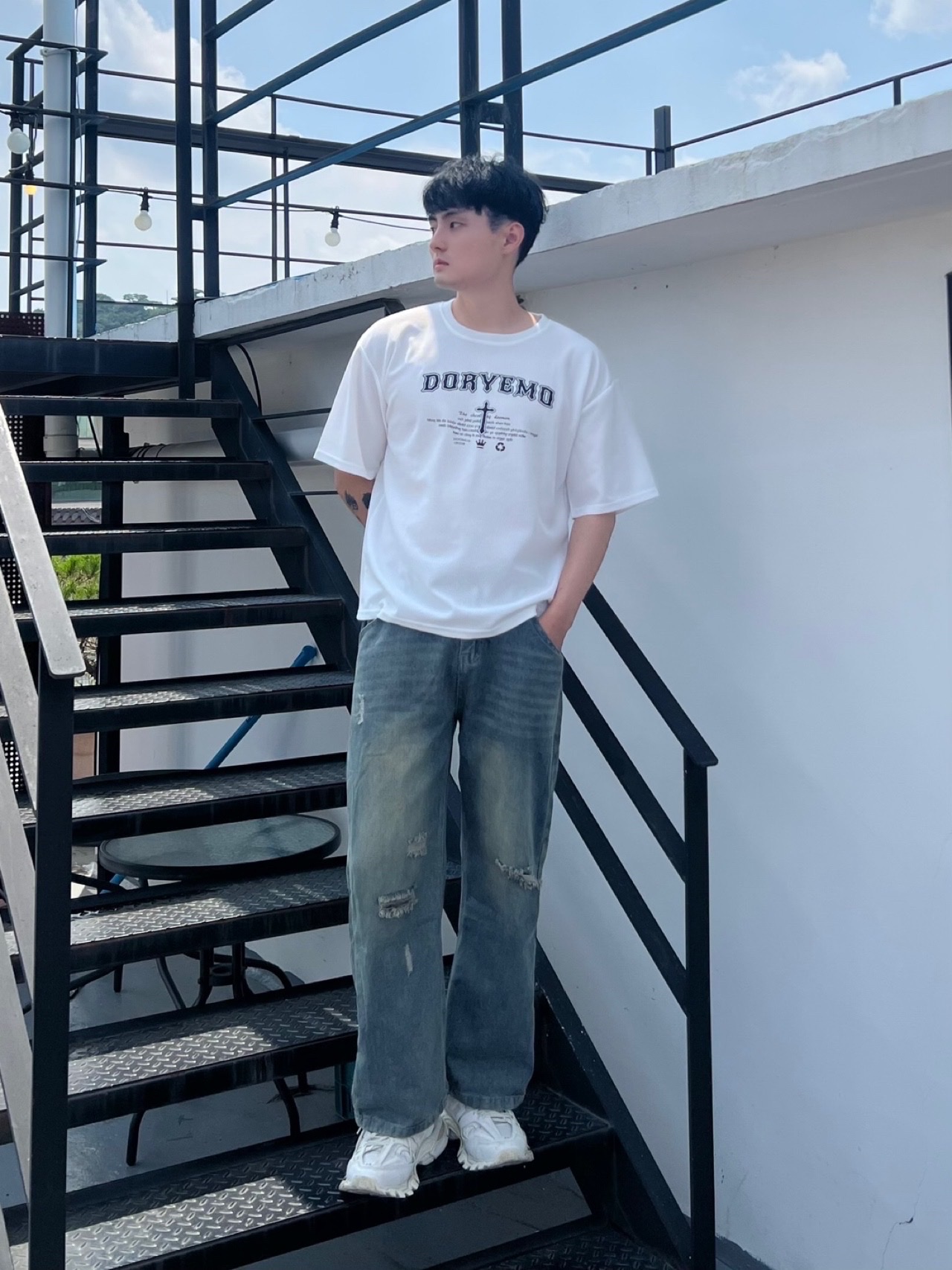 Balenciaga Track Sneakers Recycled Sole Grey 착용 스타일 - 1
