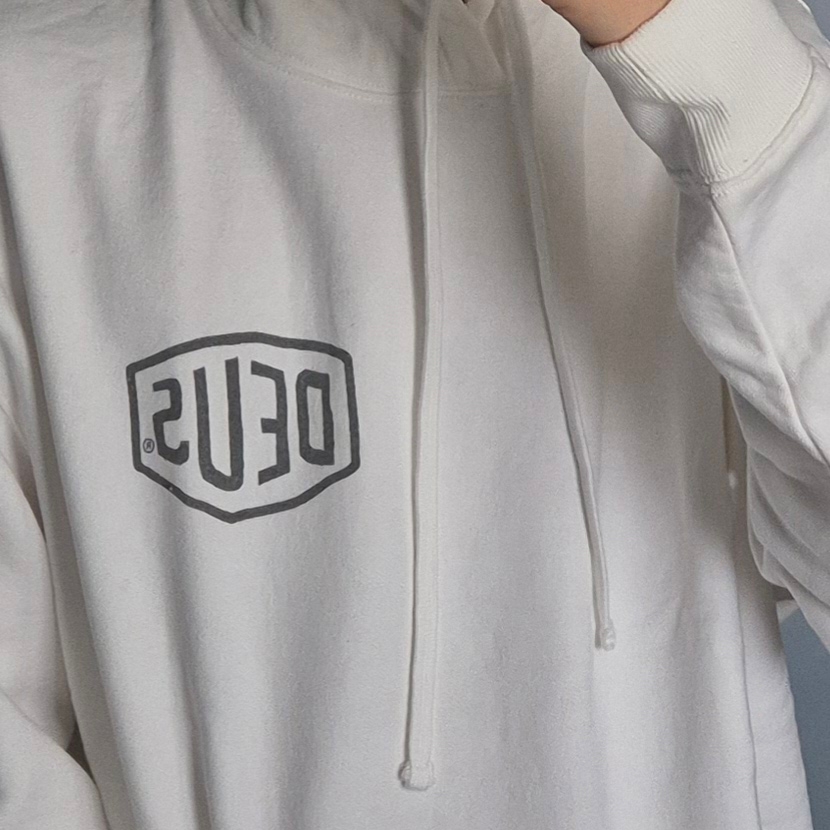 Deus Ex Machina Oversized Seoul Hoodie Vintage White 착용 스타일 - 1