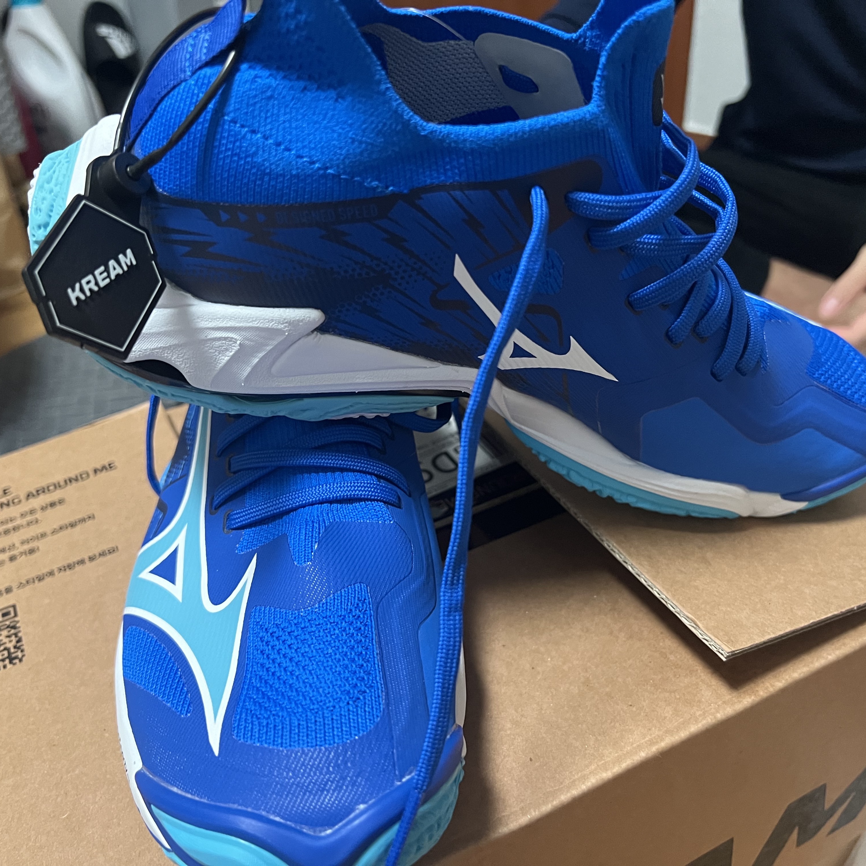Mizuno Wave Lightning Neo III Blue White 착용 스타일