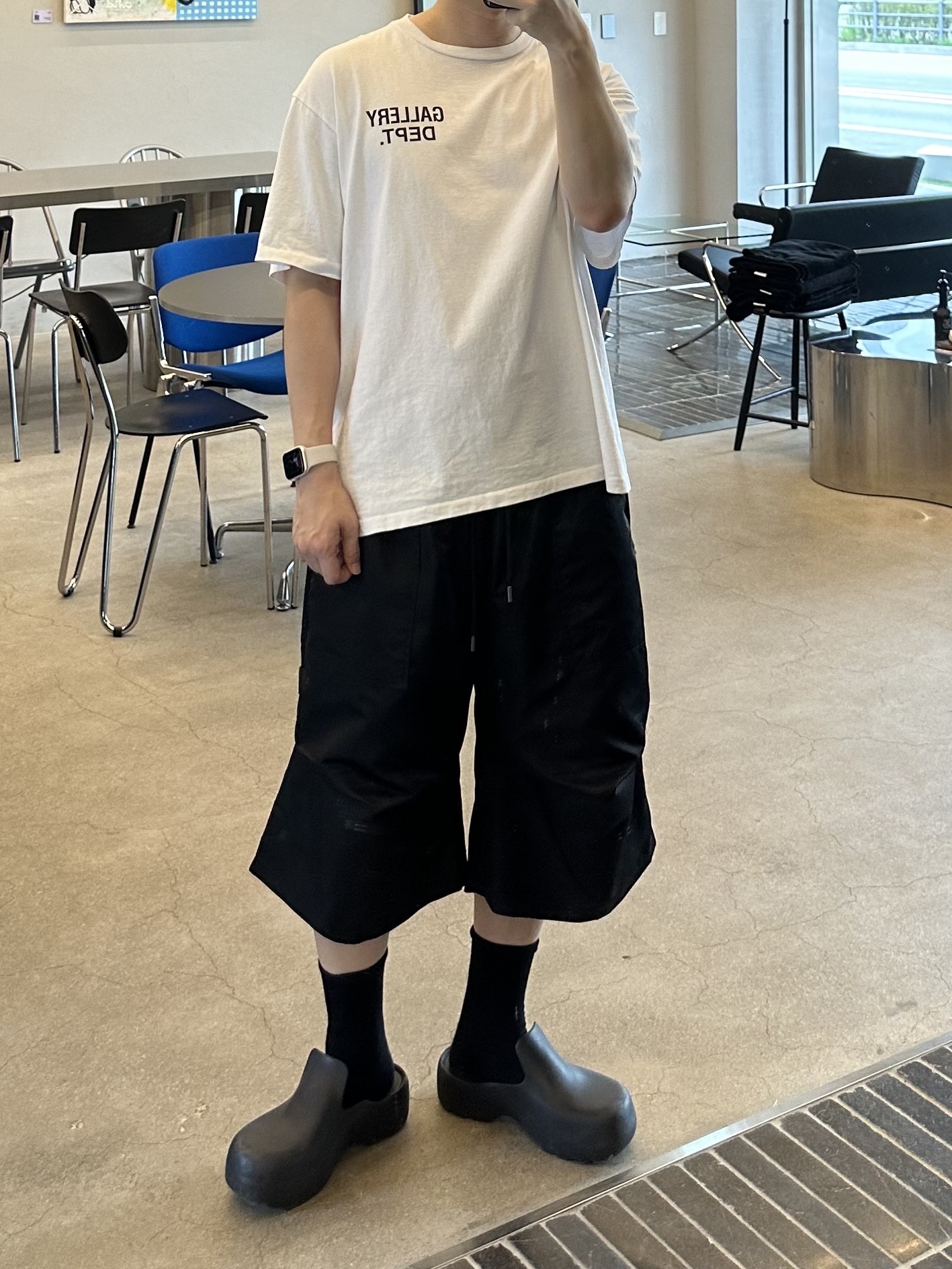 Gallery Dept. Souvenir T-Shirt White, Bottega Veneta Rubber Flash Clog Black 착용 스타일 - 1
