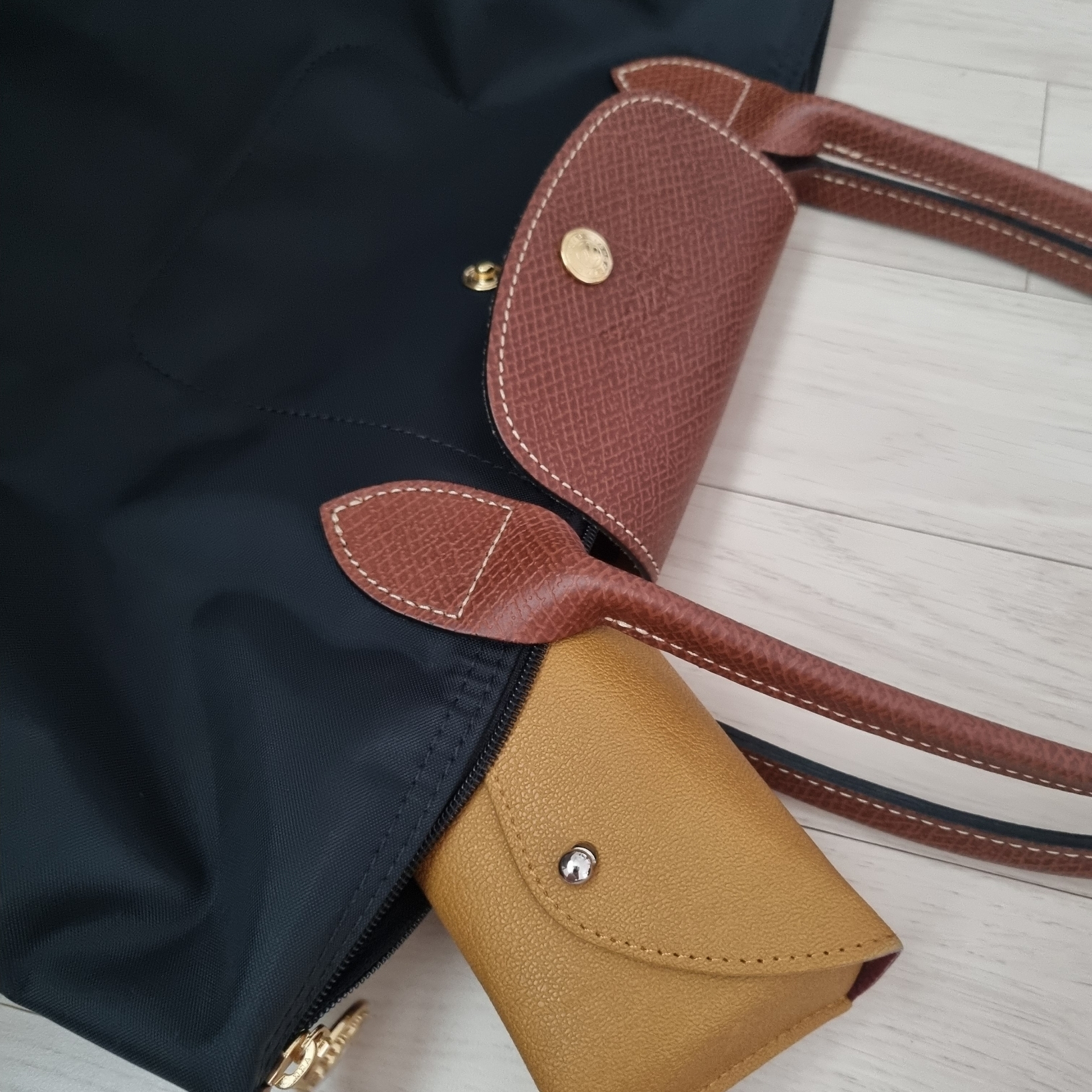 Longchamp Le Pliage Original Tote Bag M Black 착용 스타일