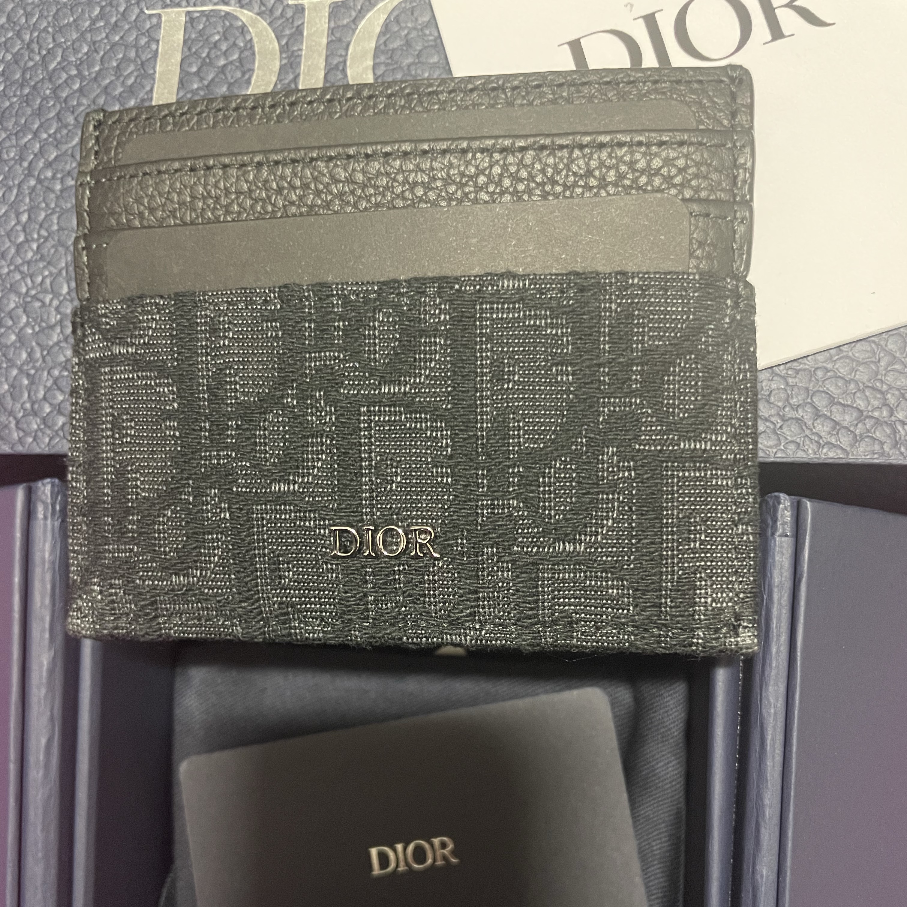 Dior Card Holder Black Dior Oblique Jacquard 착용 스타일