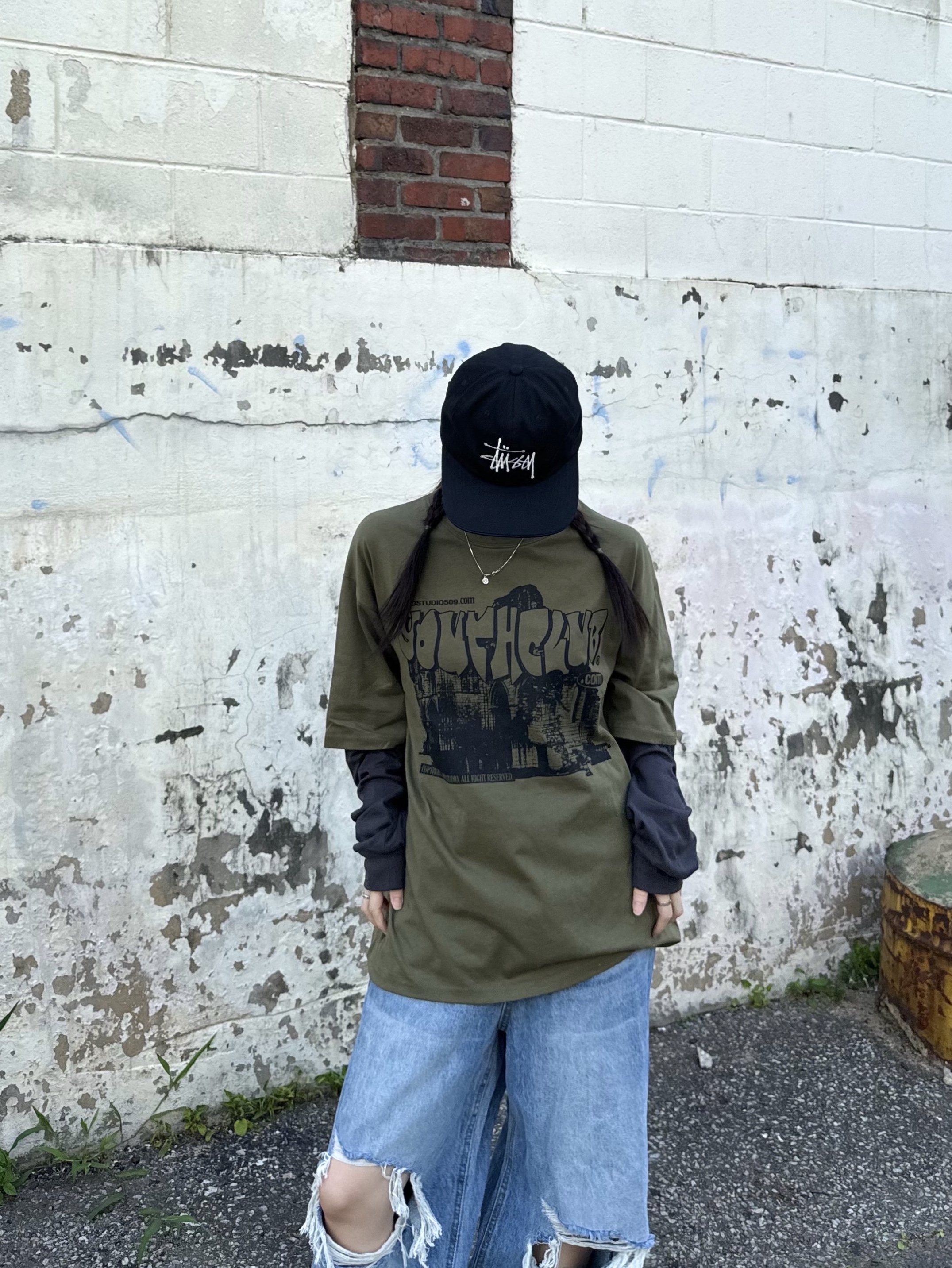 Adidas Yeezy Foam RNNR Stone Sage, Stussy Basic Strapback Cap Black 착용 스타일 - 3