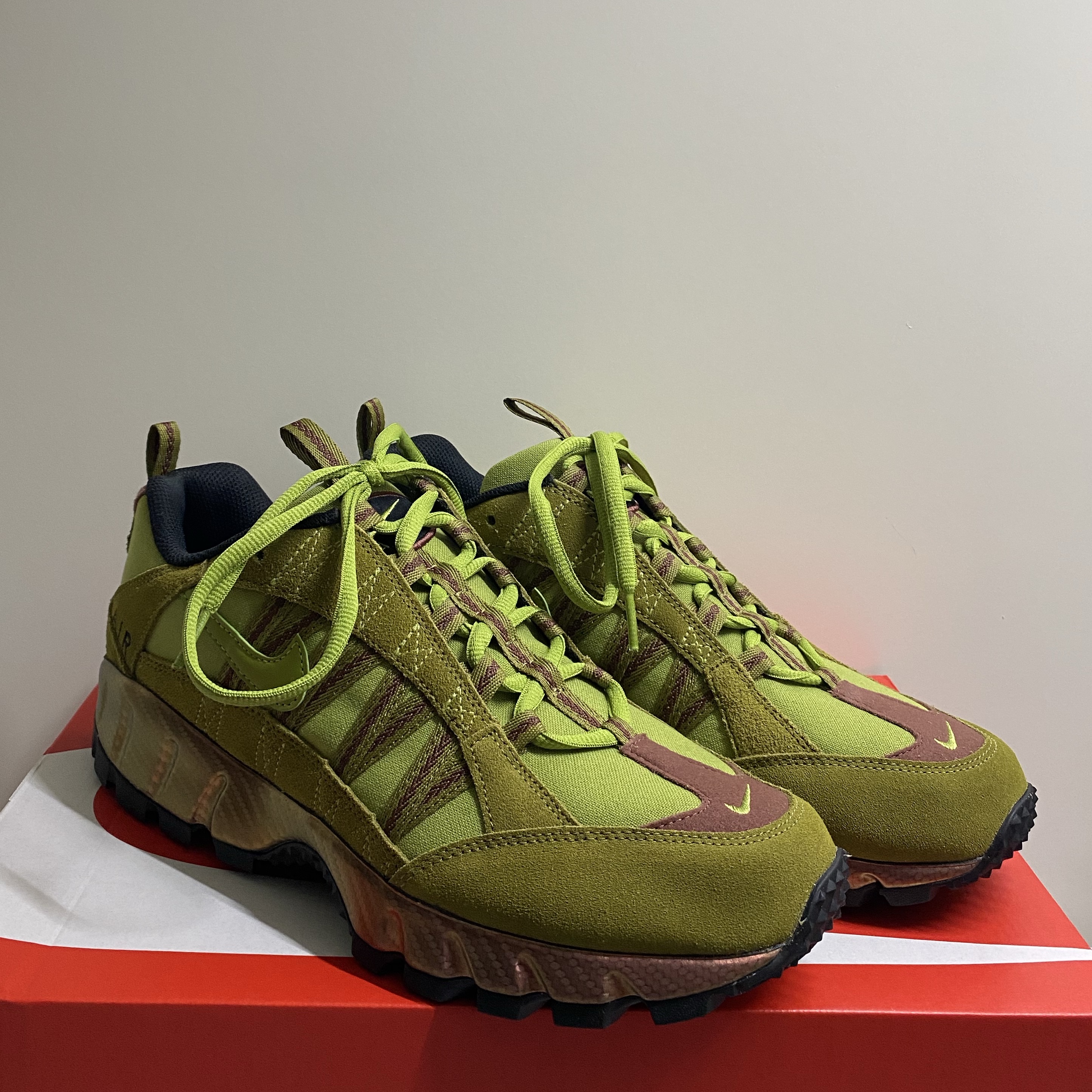 Nike Air Humara Pacific Moss Olive green 착용 스타일 - 2